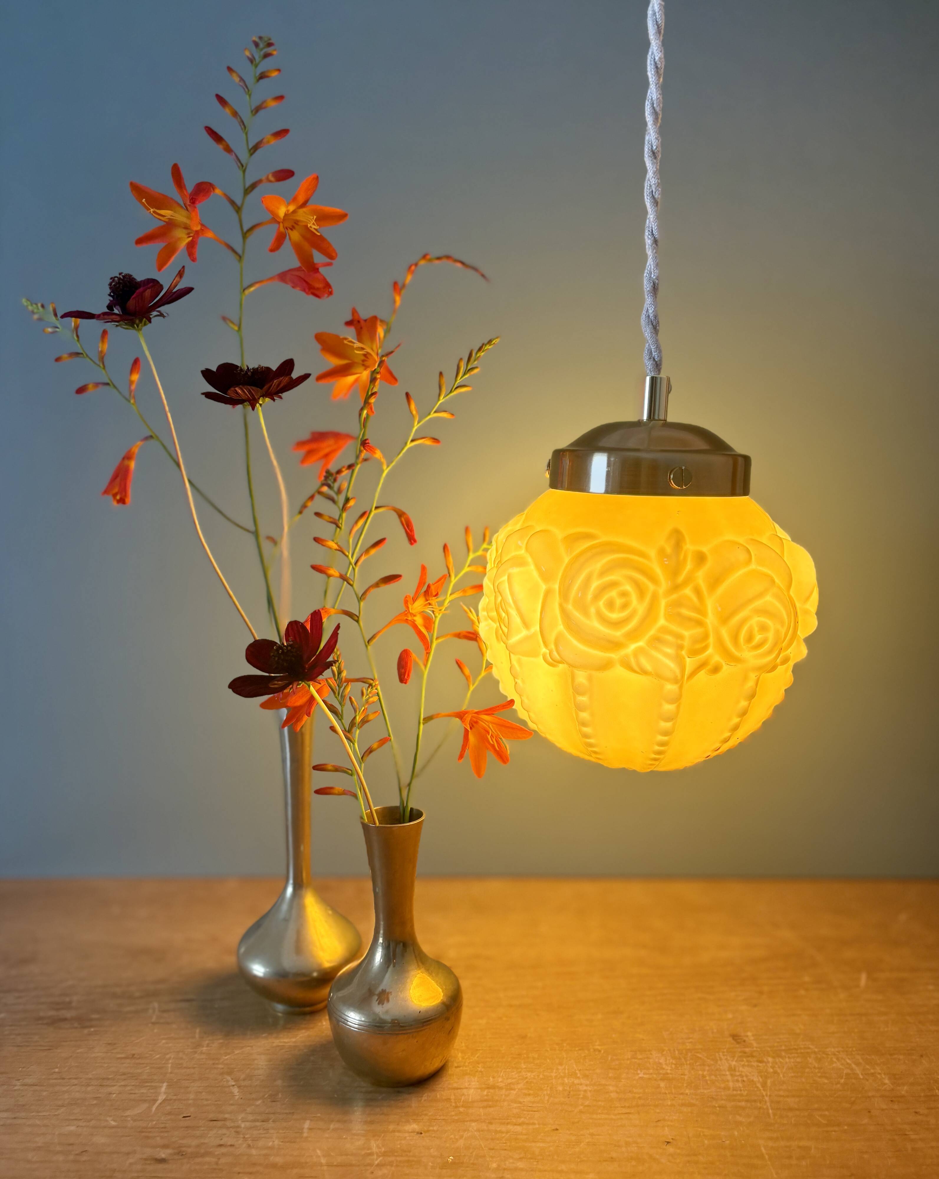 Vintage art deco globe pendant light in ochre opaline
