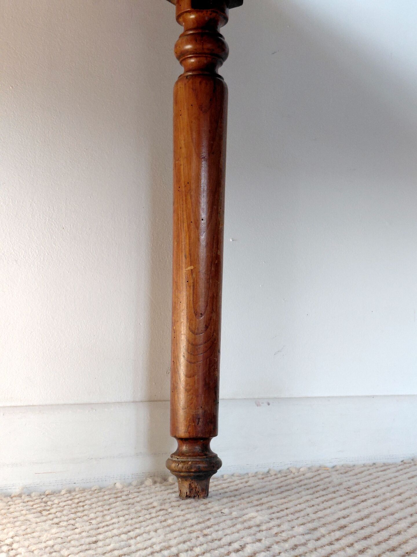 Mahogany side table with turned legs, antique, 19th century.