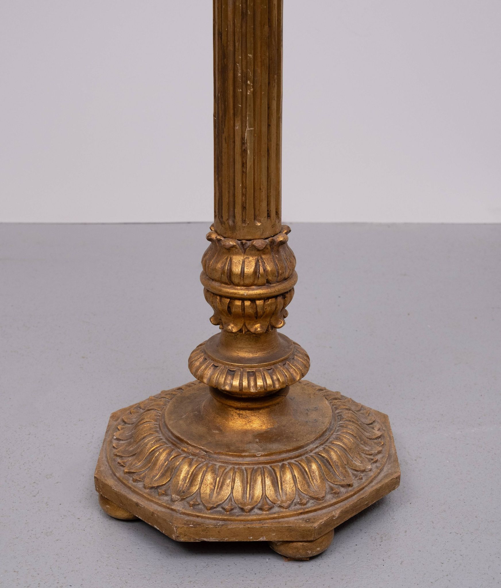 Lampadaire italien rococo en bois doré, années 1950
