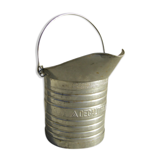 Vintage bucket