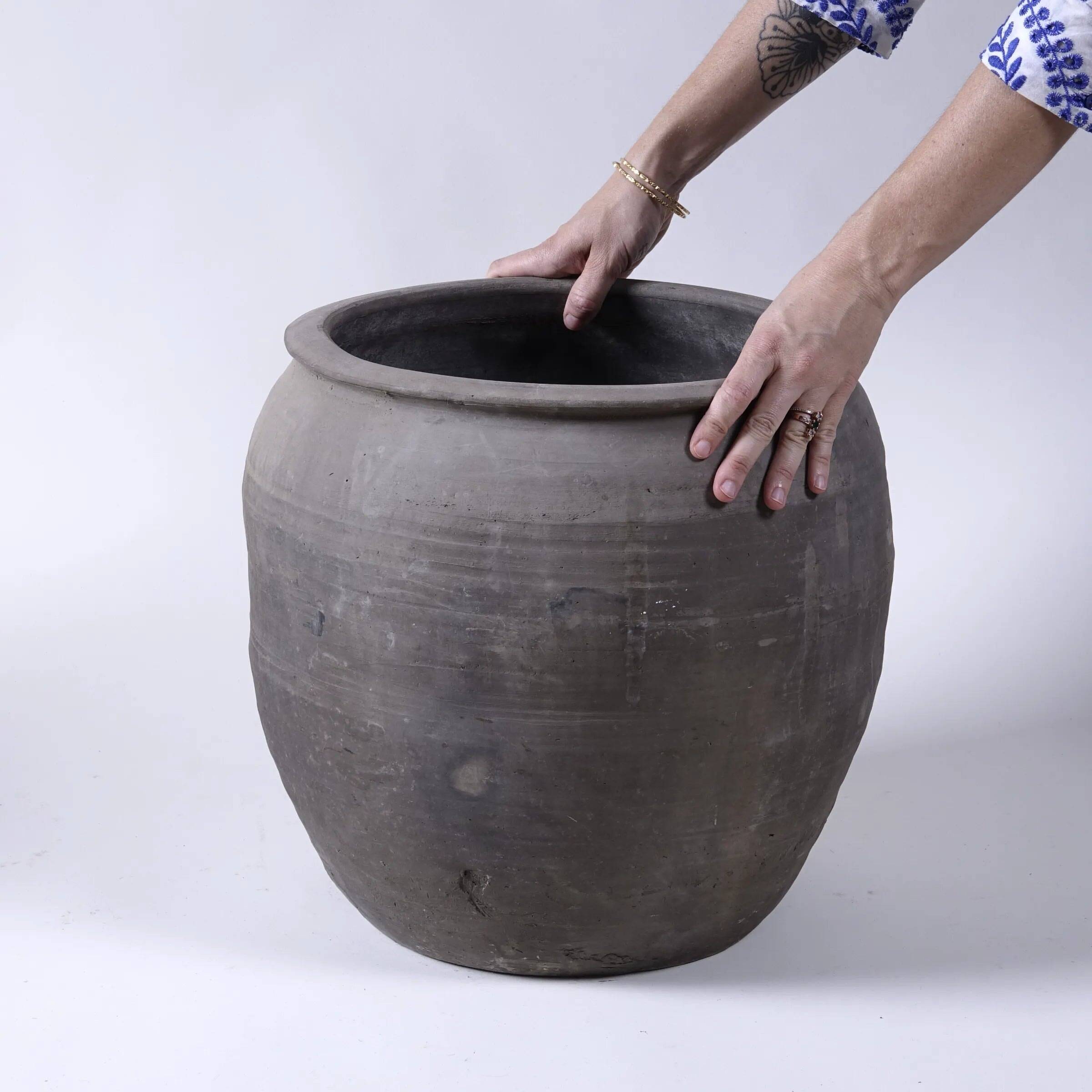 Xitang - Chinese terracotta pot no. 2