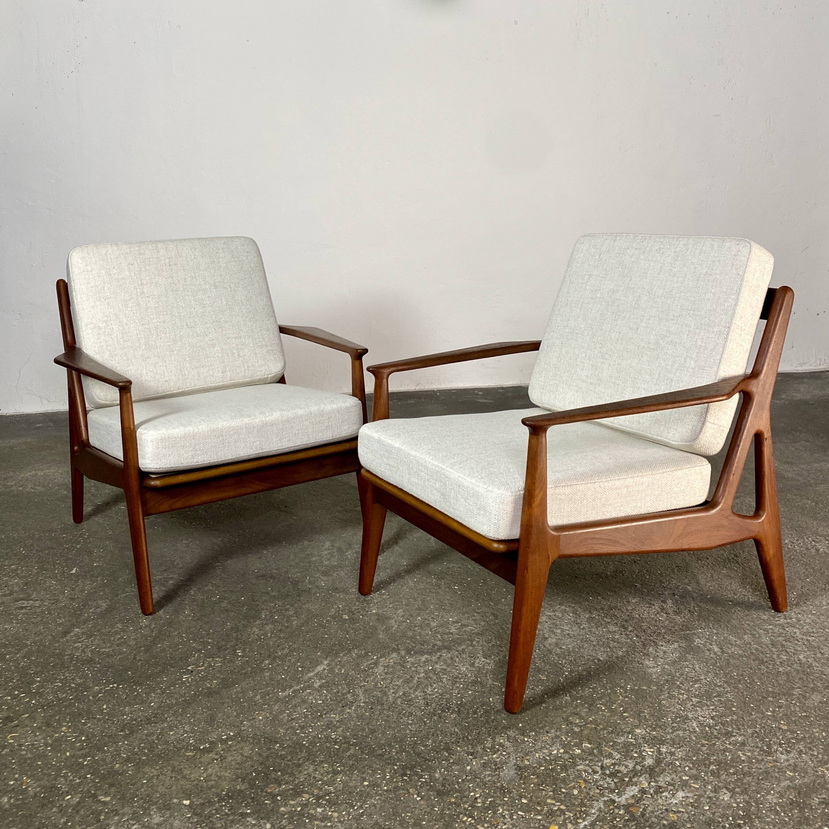 Paire de fauteuils scandinaves,  Arne Vodder – Modèle n°6 – Teck – Danemark