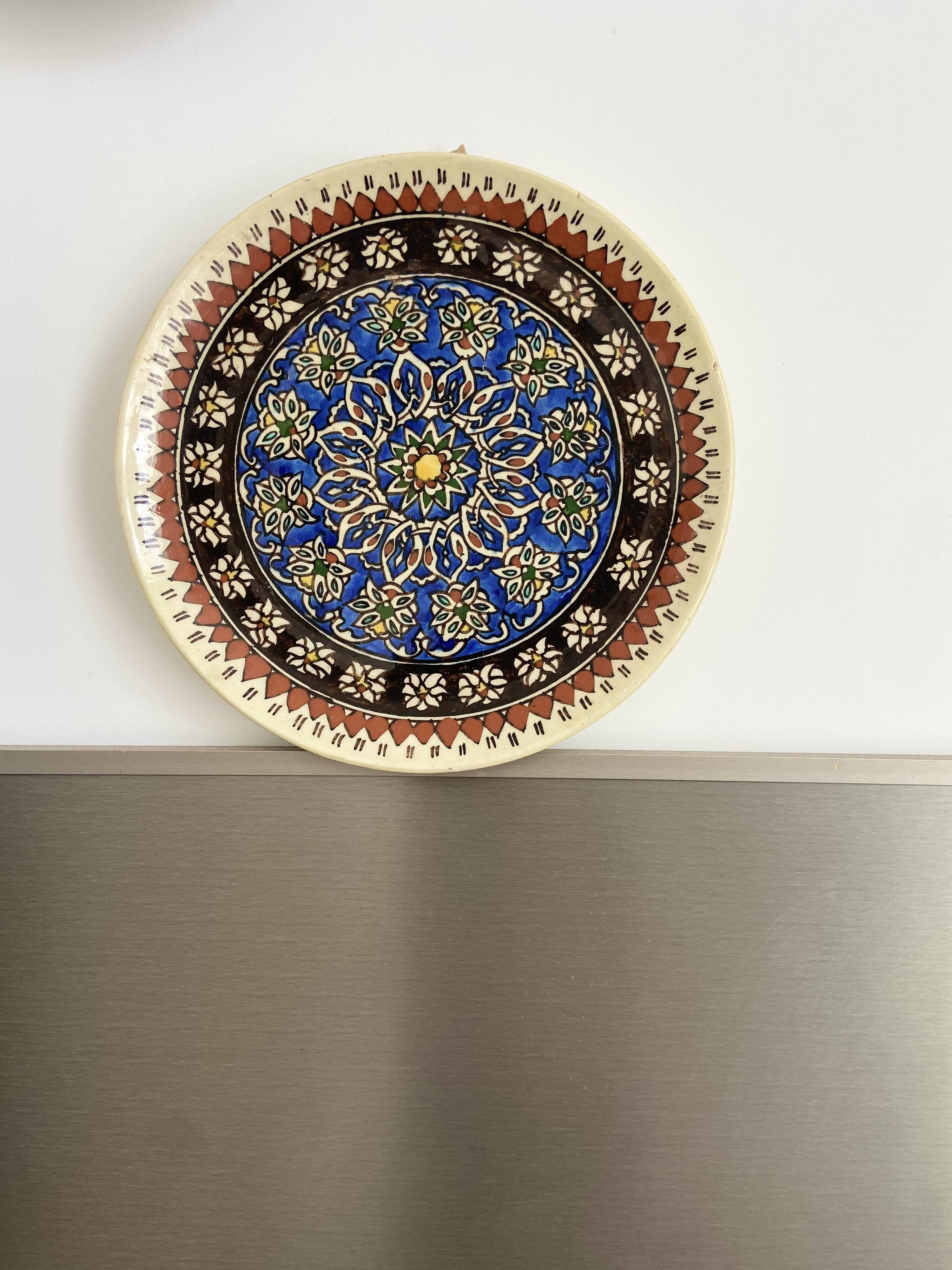 Decorative ceramic wall plate from iznik (Türkiye).