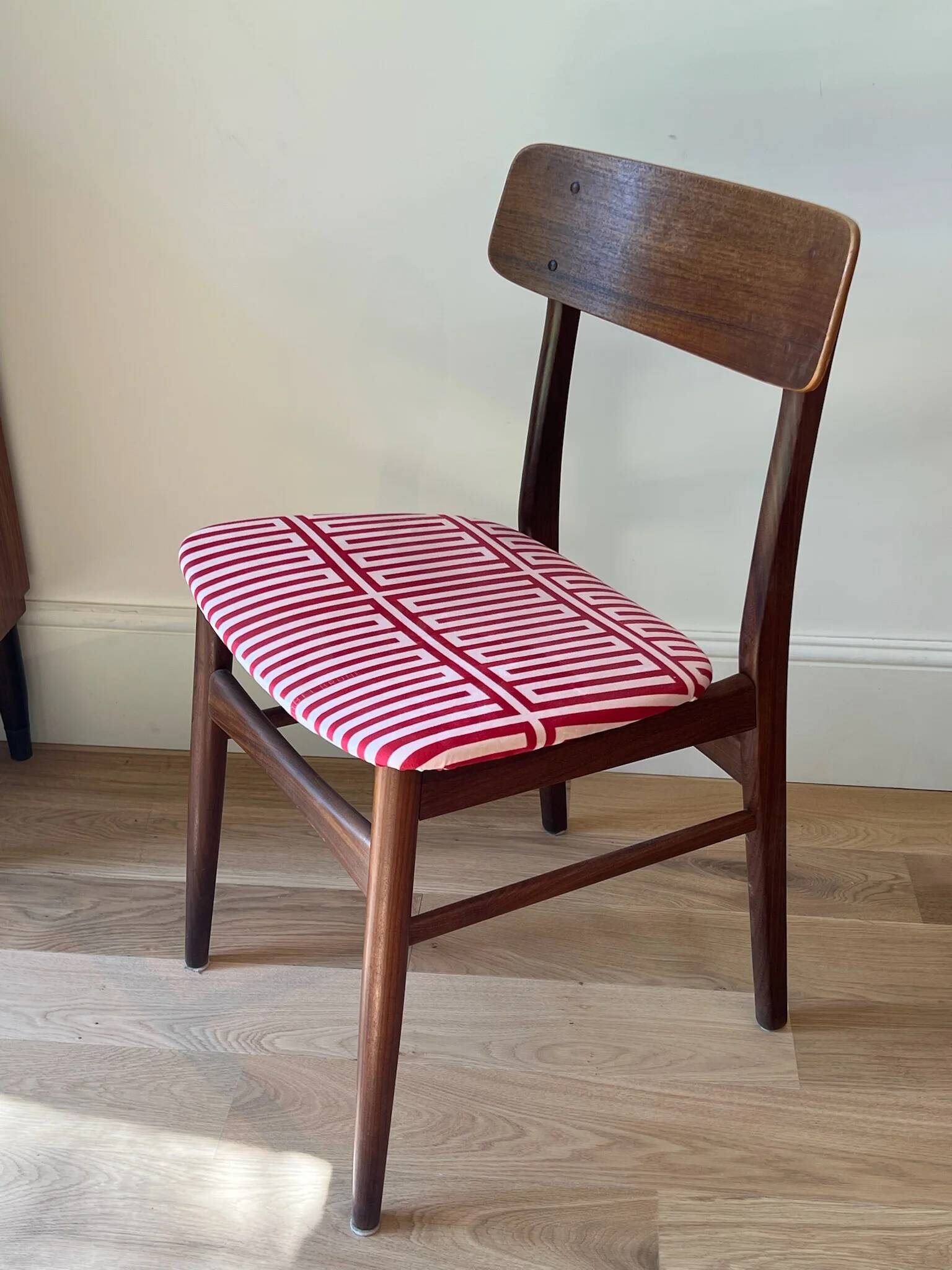 Set of 4 Scandinavian chairs "Willow" – Babel Brown Fabric