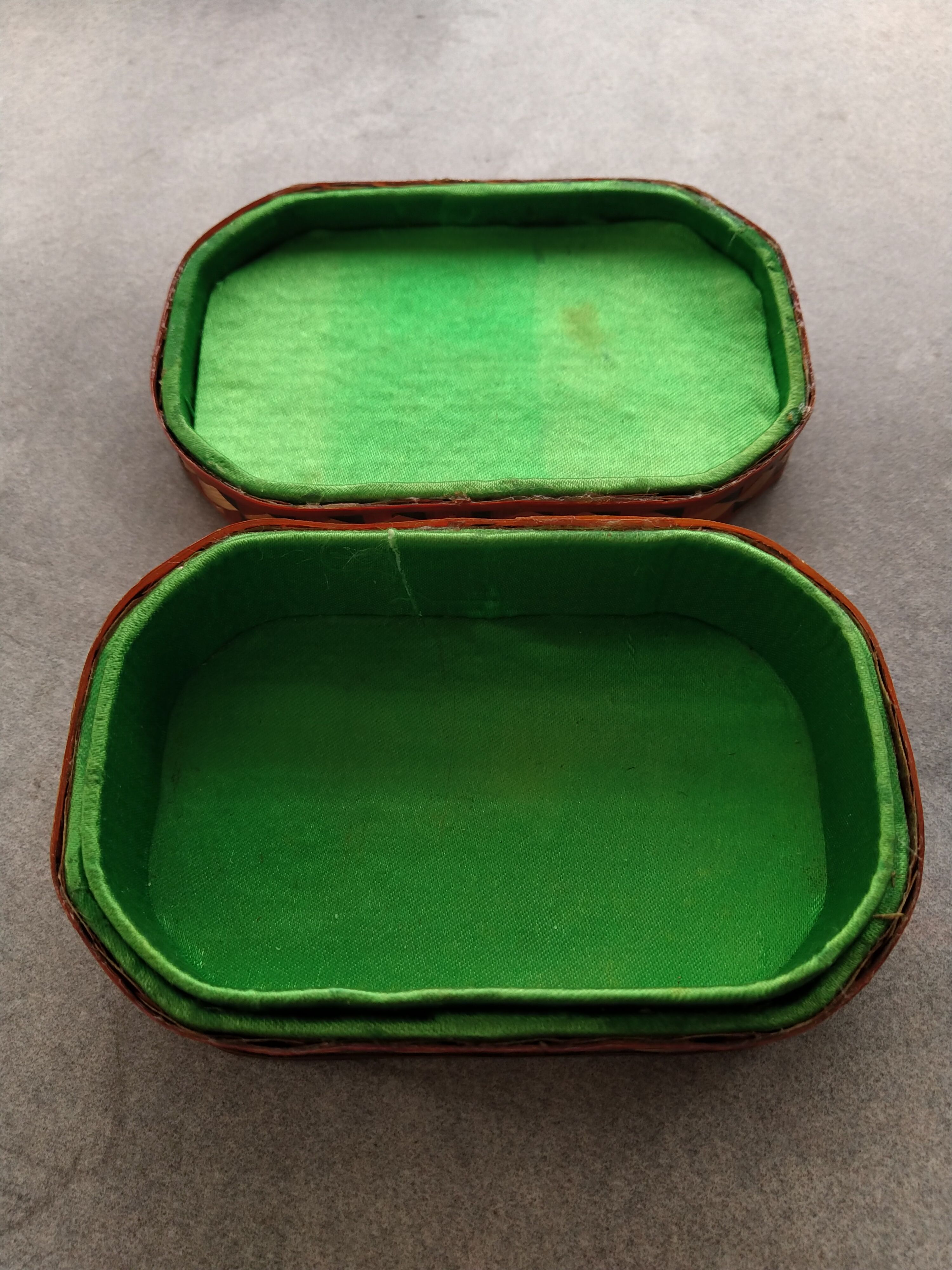 Jewelry box