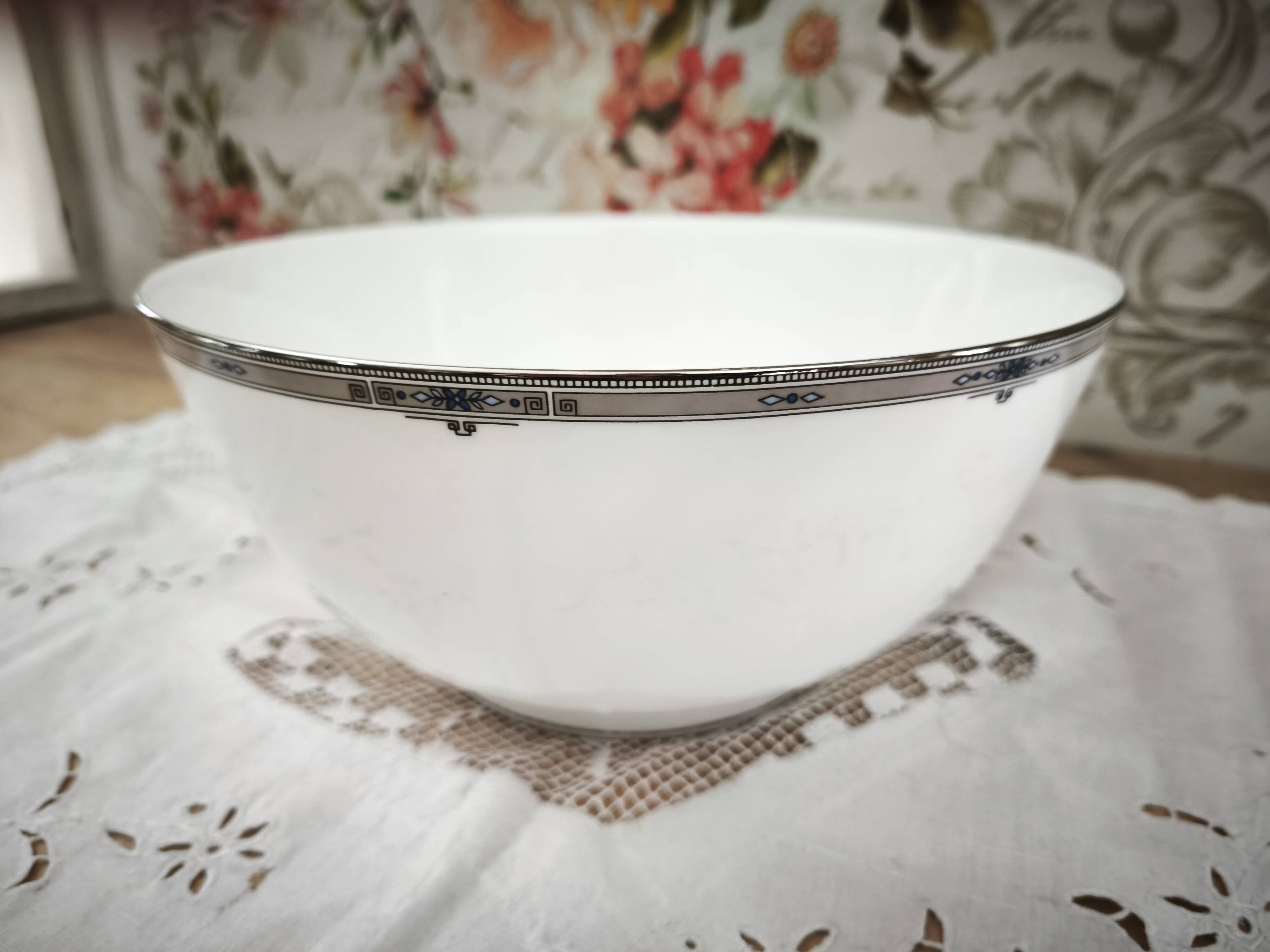 Wedgwood Amherst model porcelain salad bowl