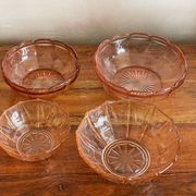 Coupelles roses en verre de Reims
