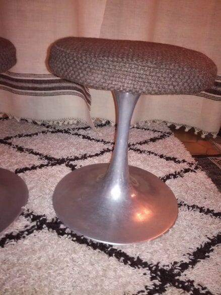 3 design stools with tulip sats