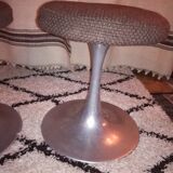 3 design stools with tulip sats