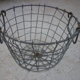 Metal harvest basket with 2 handles