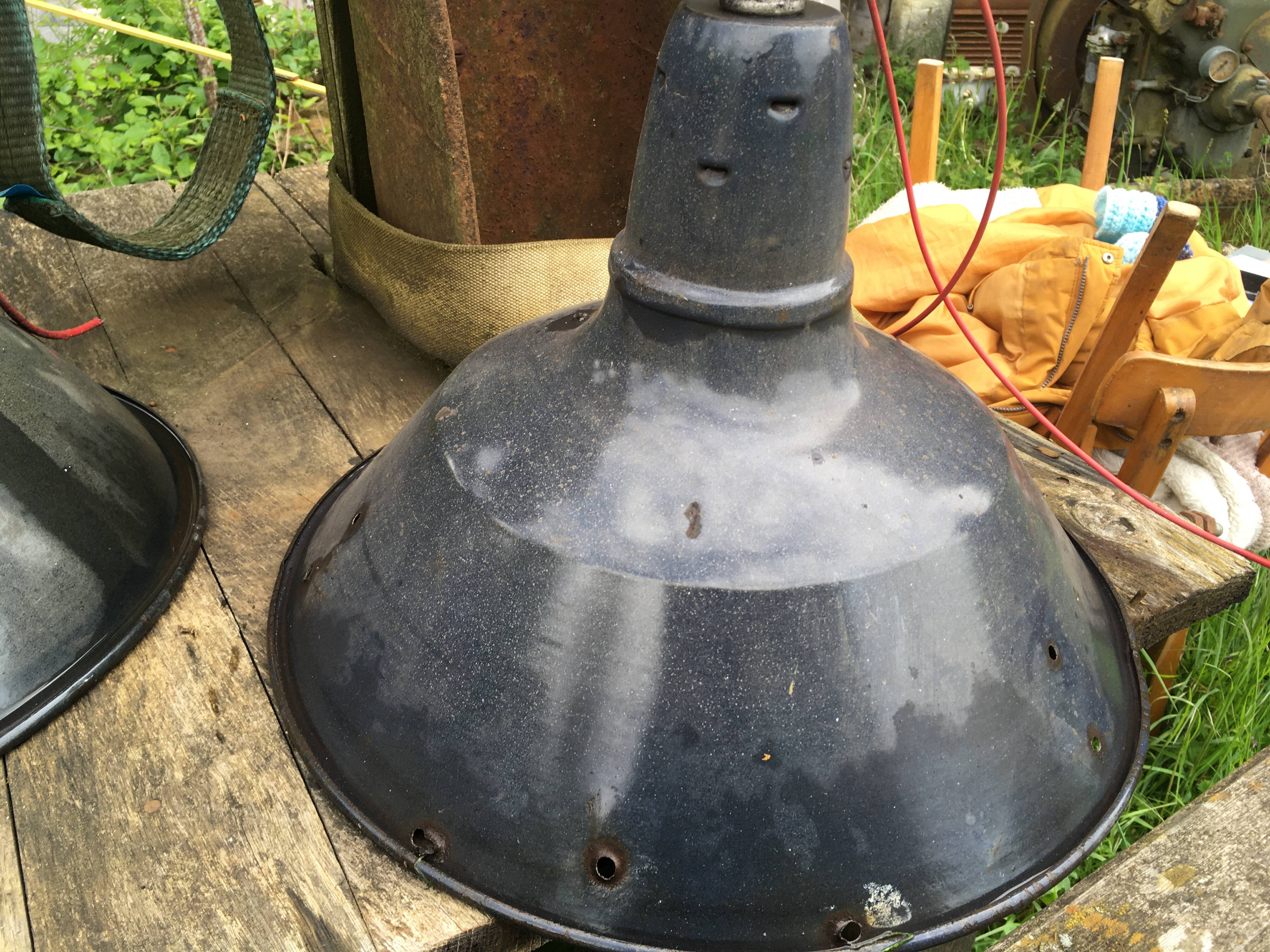 Set of 5 black industrial lamps from the 70s in their patina different formats