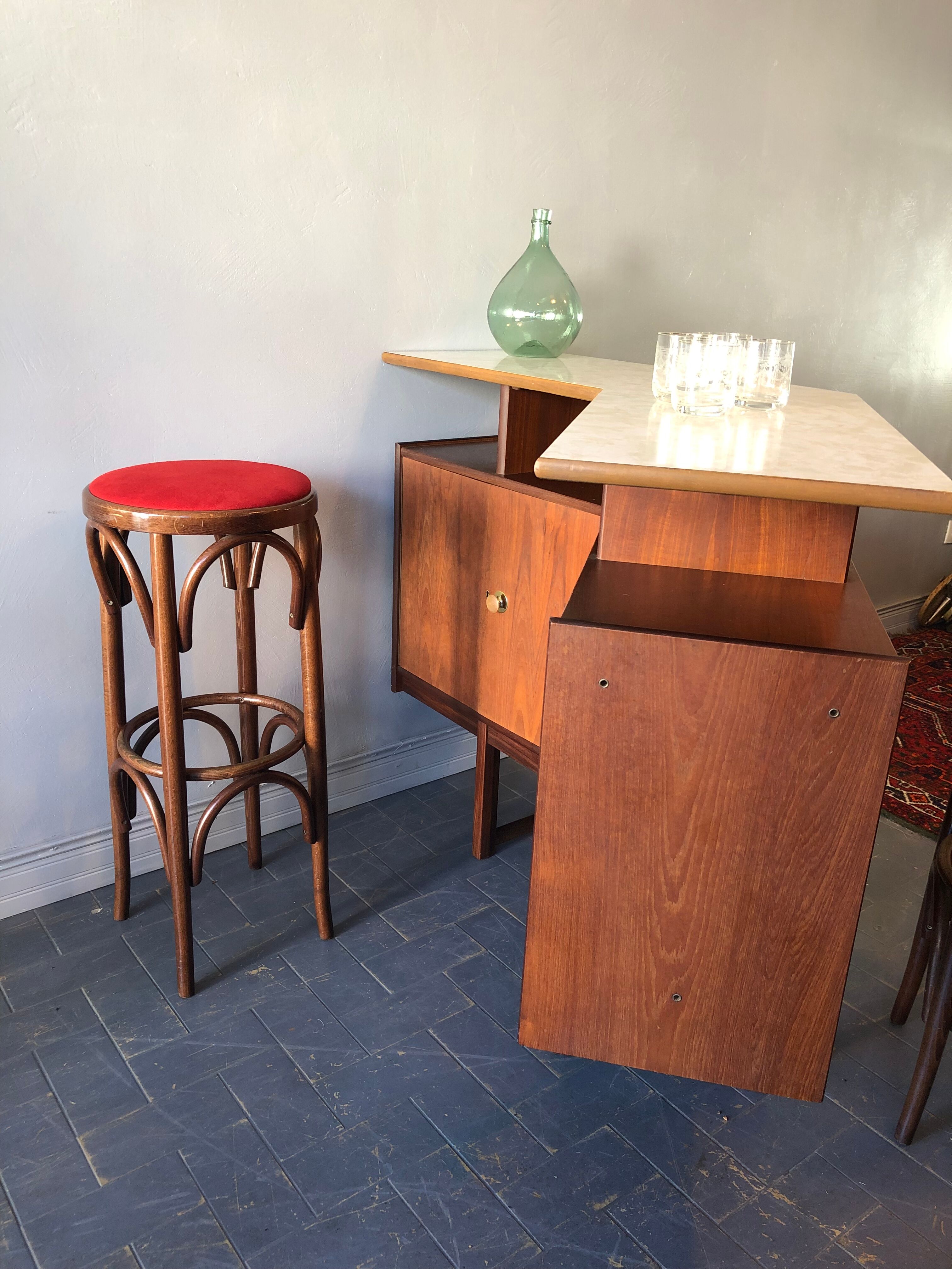 2 bistro bar stools