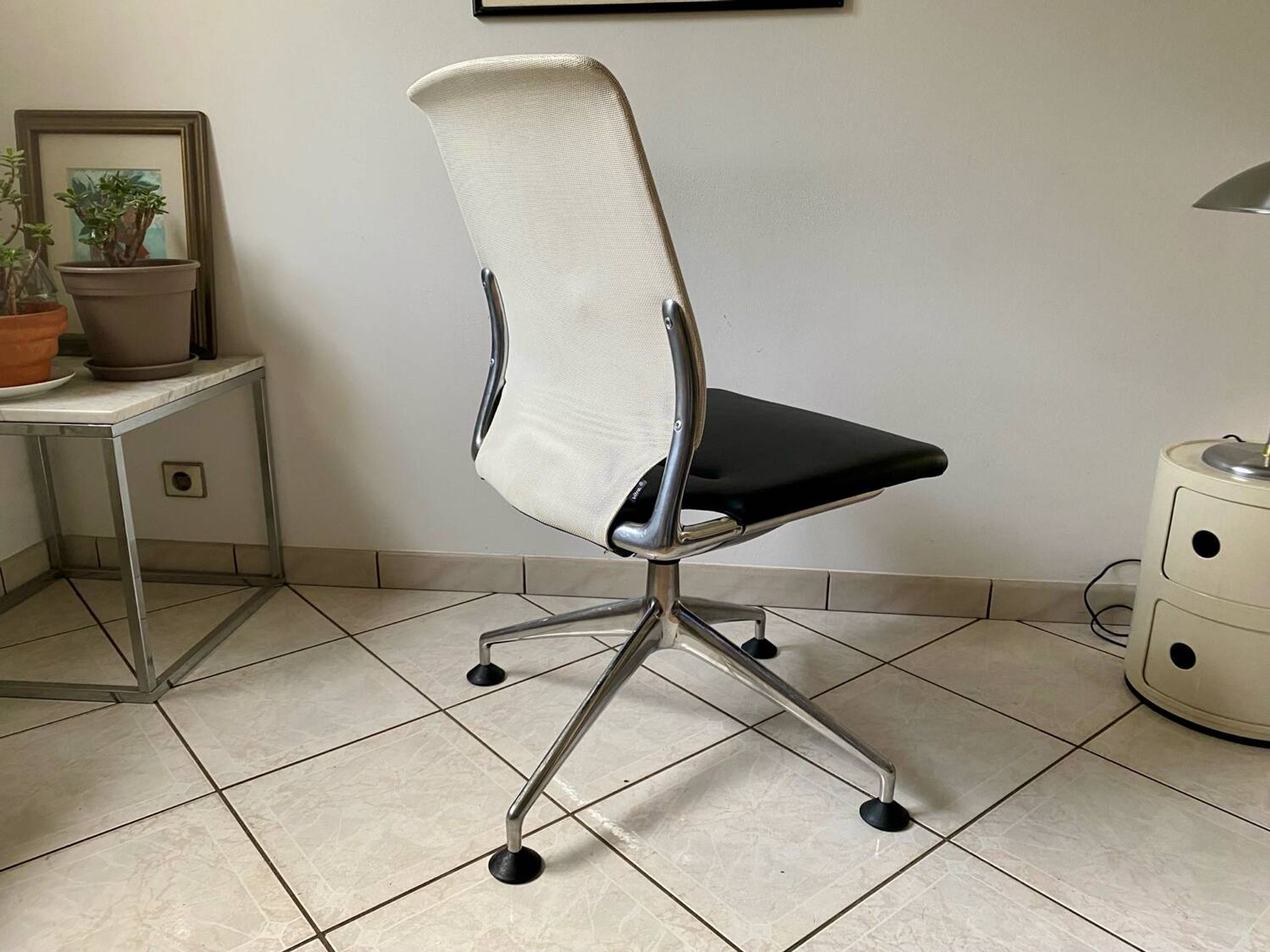Chaise de bureau Meda chair édition vitra design Alberto Meda
