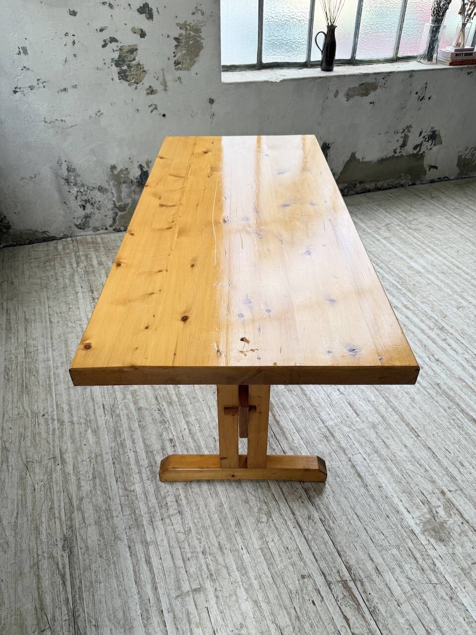 Perriand mountain furniture table 1970