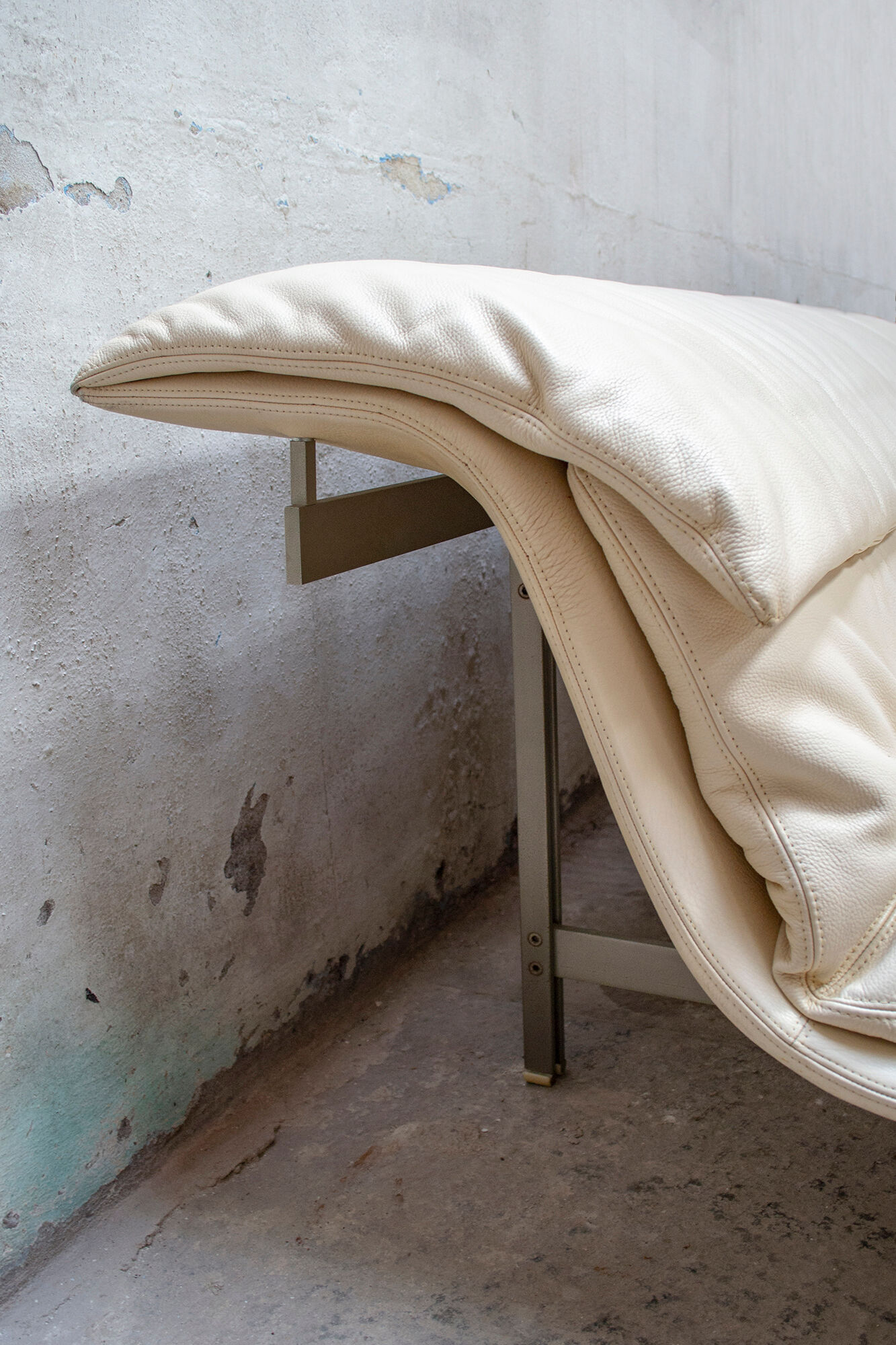 Wave two-seater sofa by Gianni Offredi for Saporiti Italia, 70s