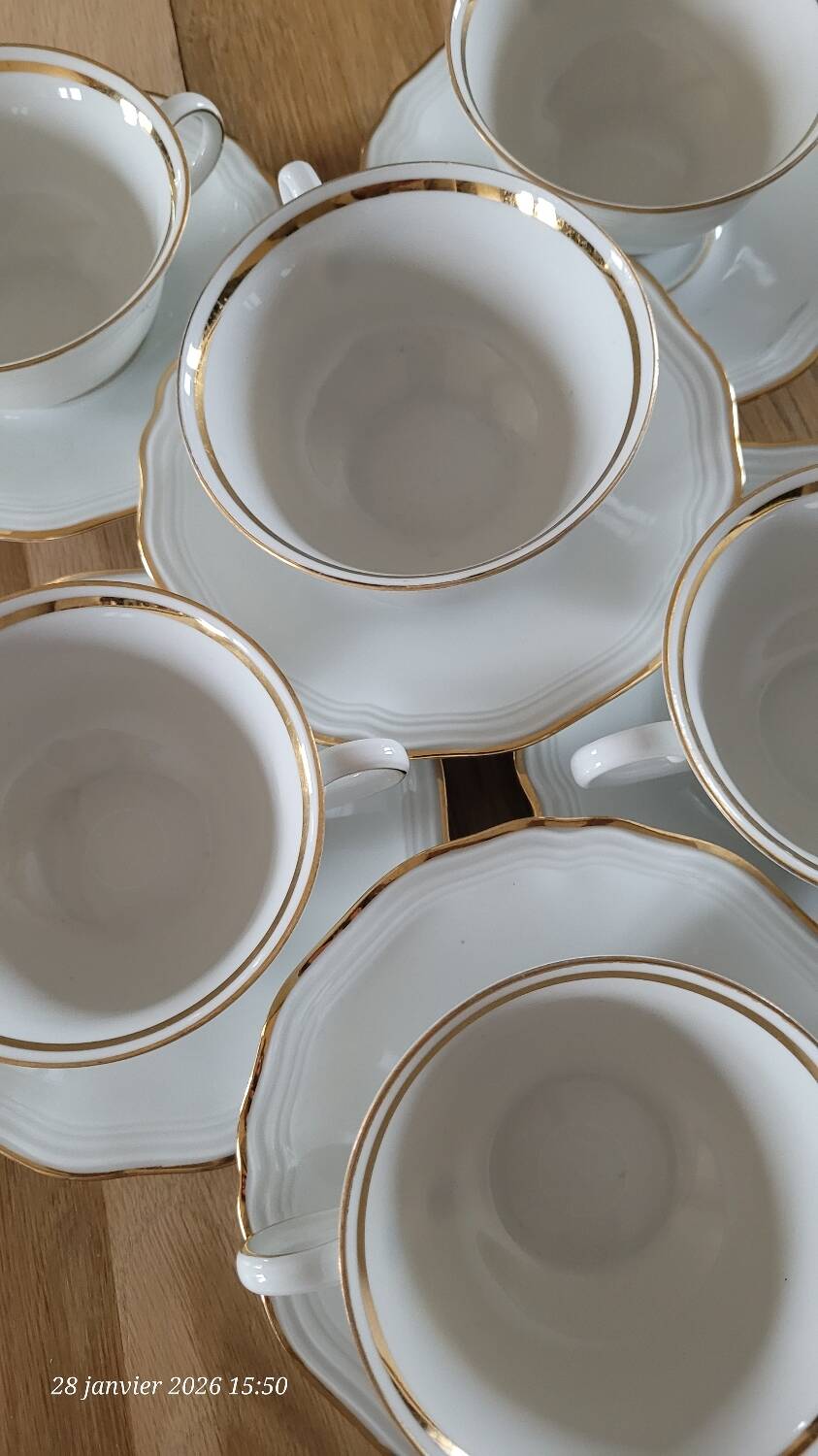 6 cups and saucers in Bavaria porcelain.