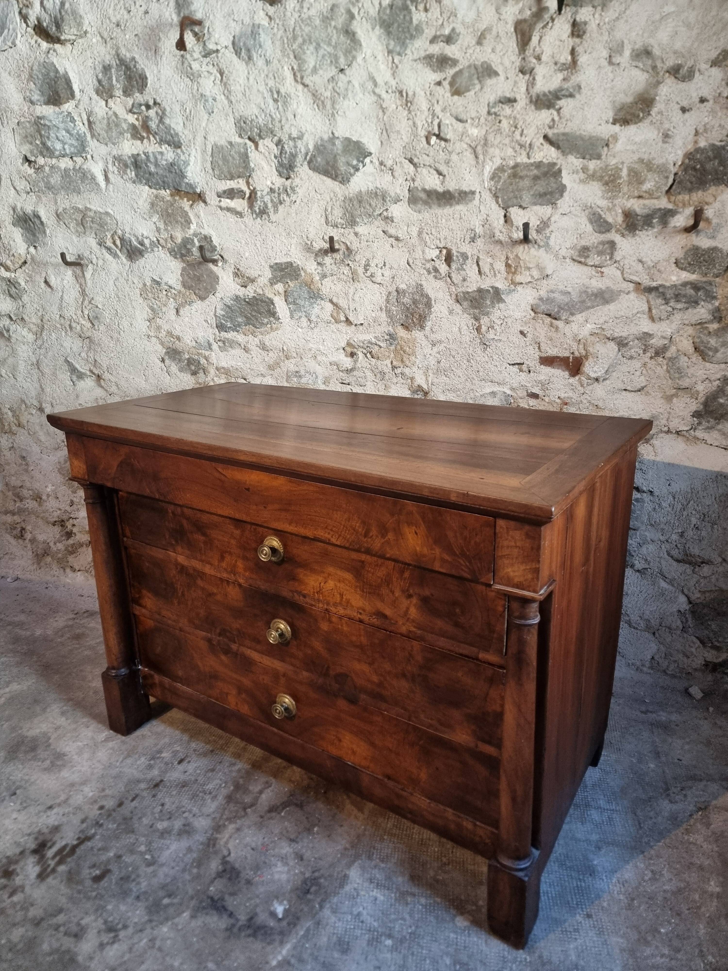 Antique French walnut commode, early 19th century (1800–1830), 4 drawers.