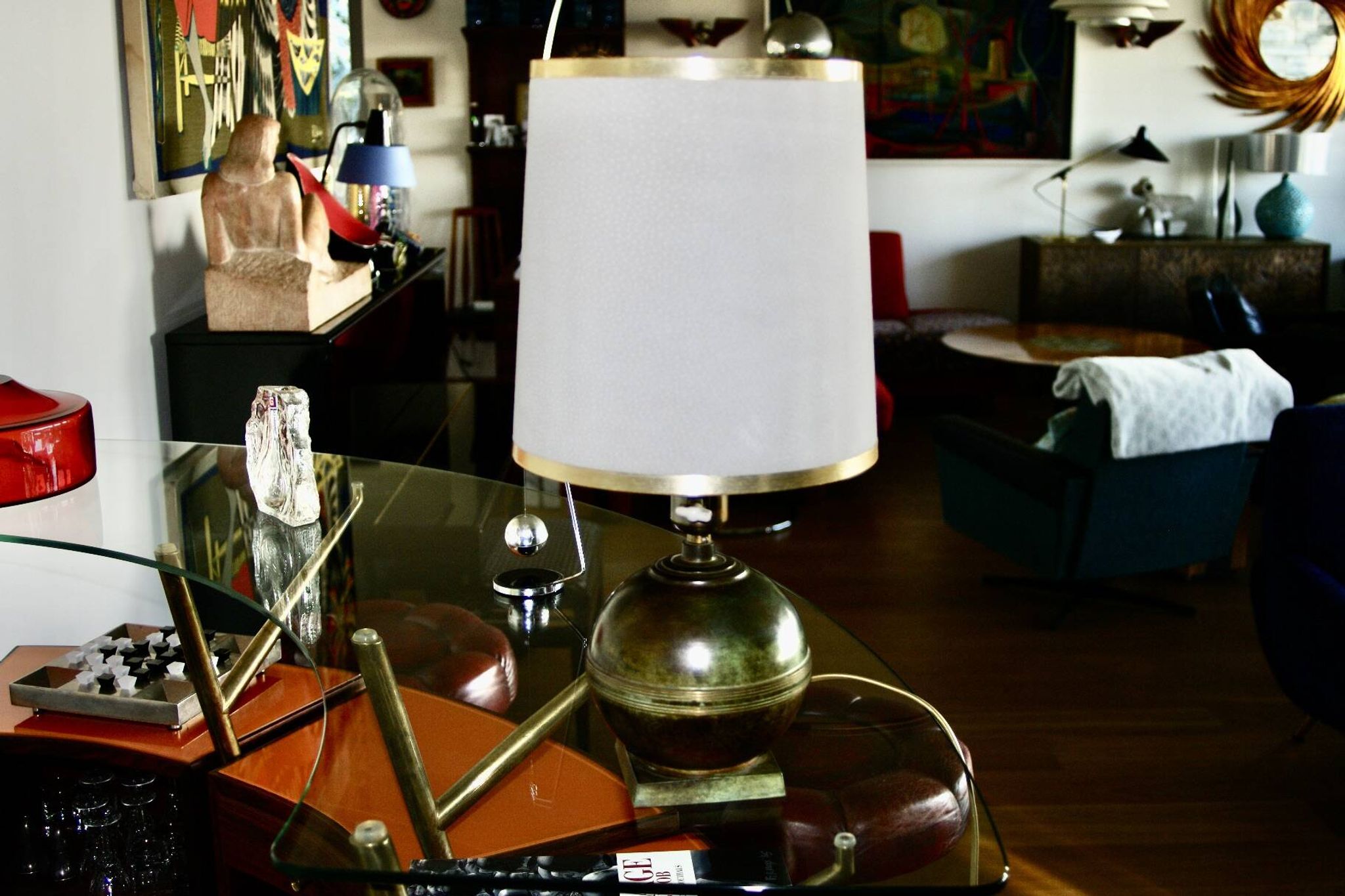Lampe en bronze patiné et cuir art deco danemark 1930