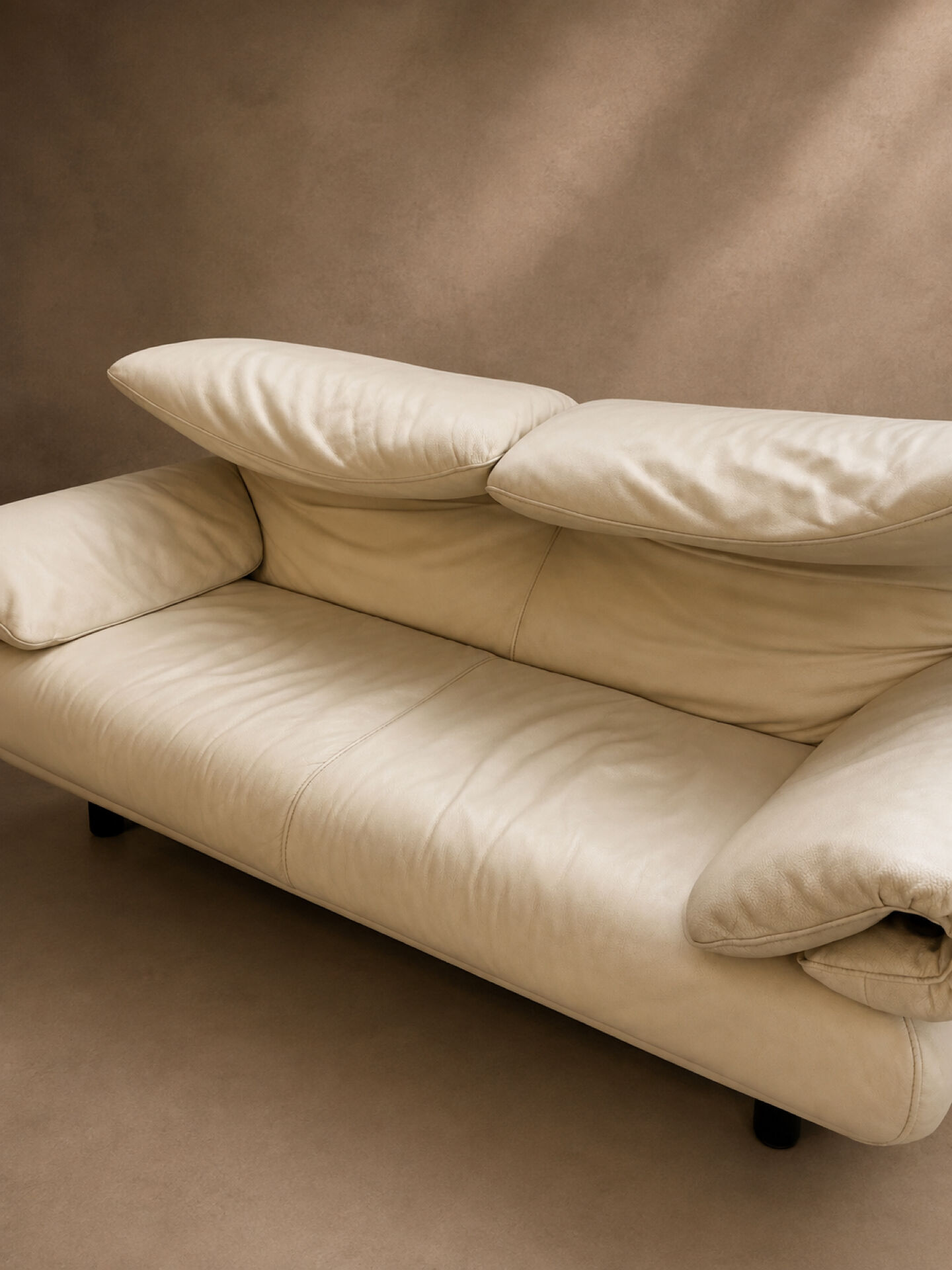 Italian leather buffalo sofa set in ecru – Poltromec Circa 1980