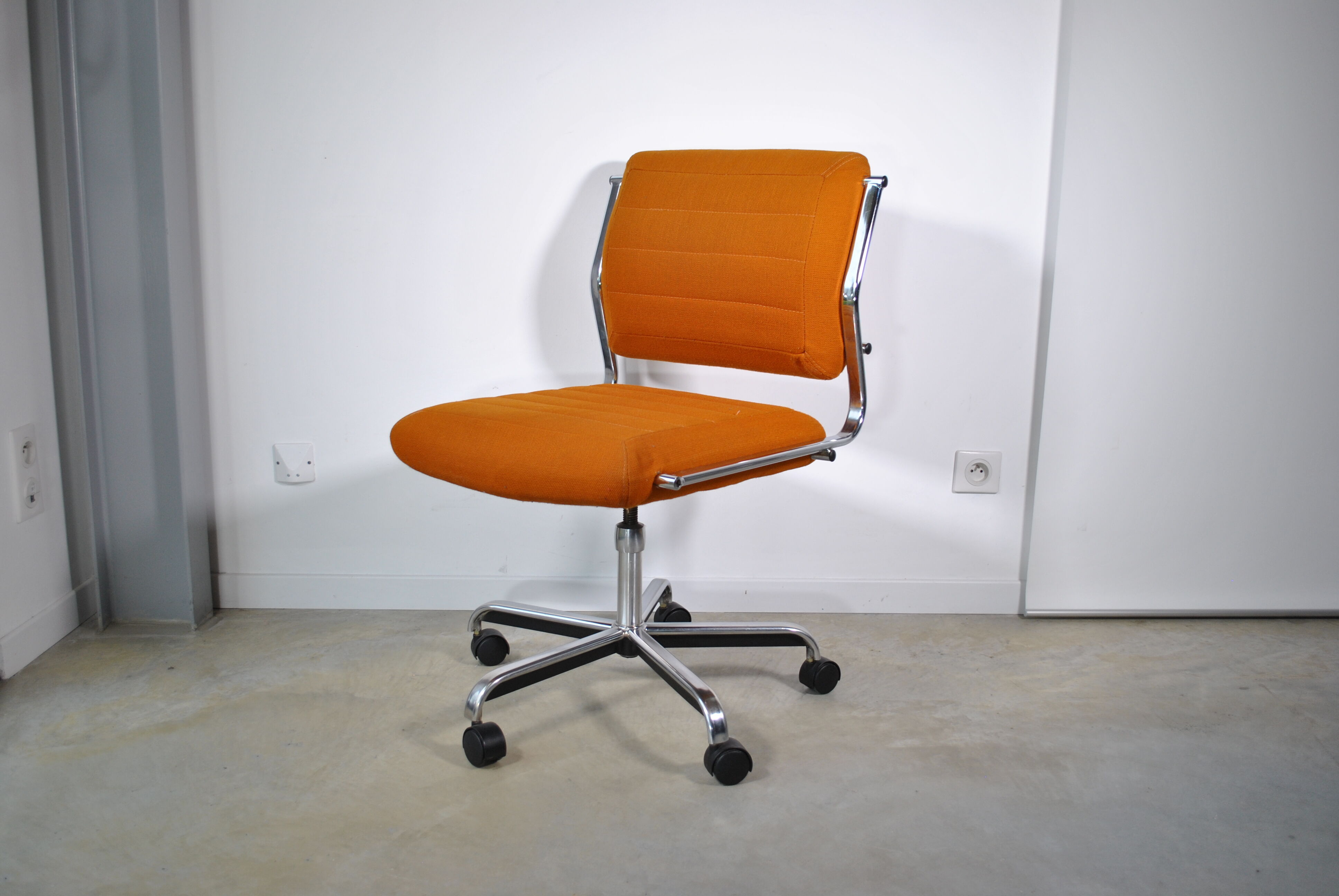 Office chair 1970