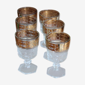 Set of 6 golden wine glasses