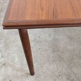 Scandinavian table with extensions