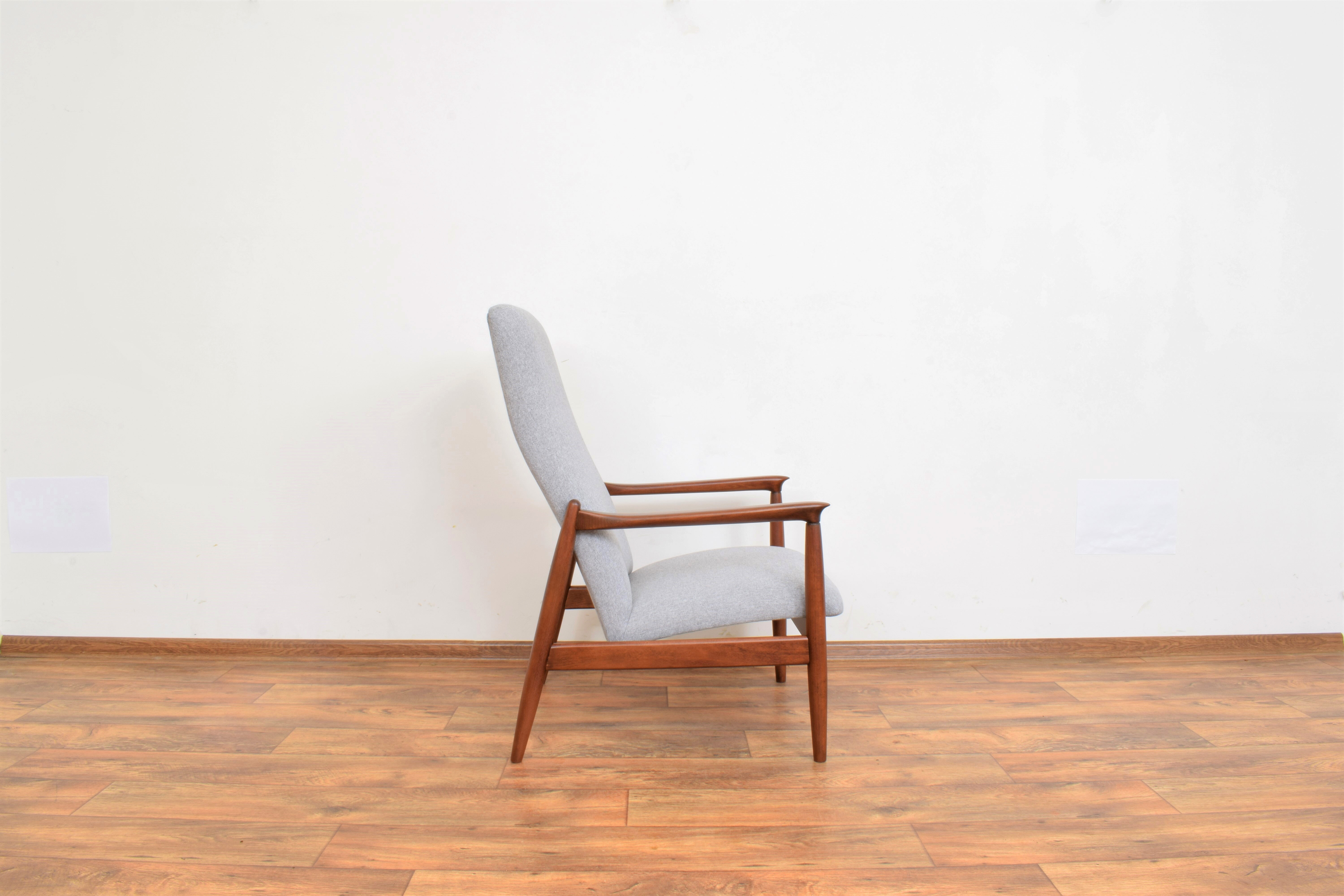 Polish Lounge Chairs by Edmund Homa, Set of 2
