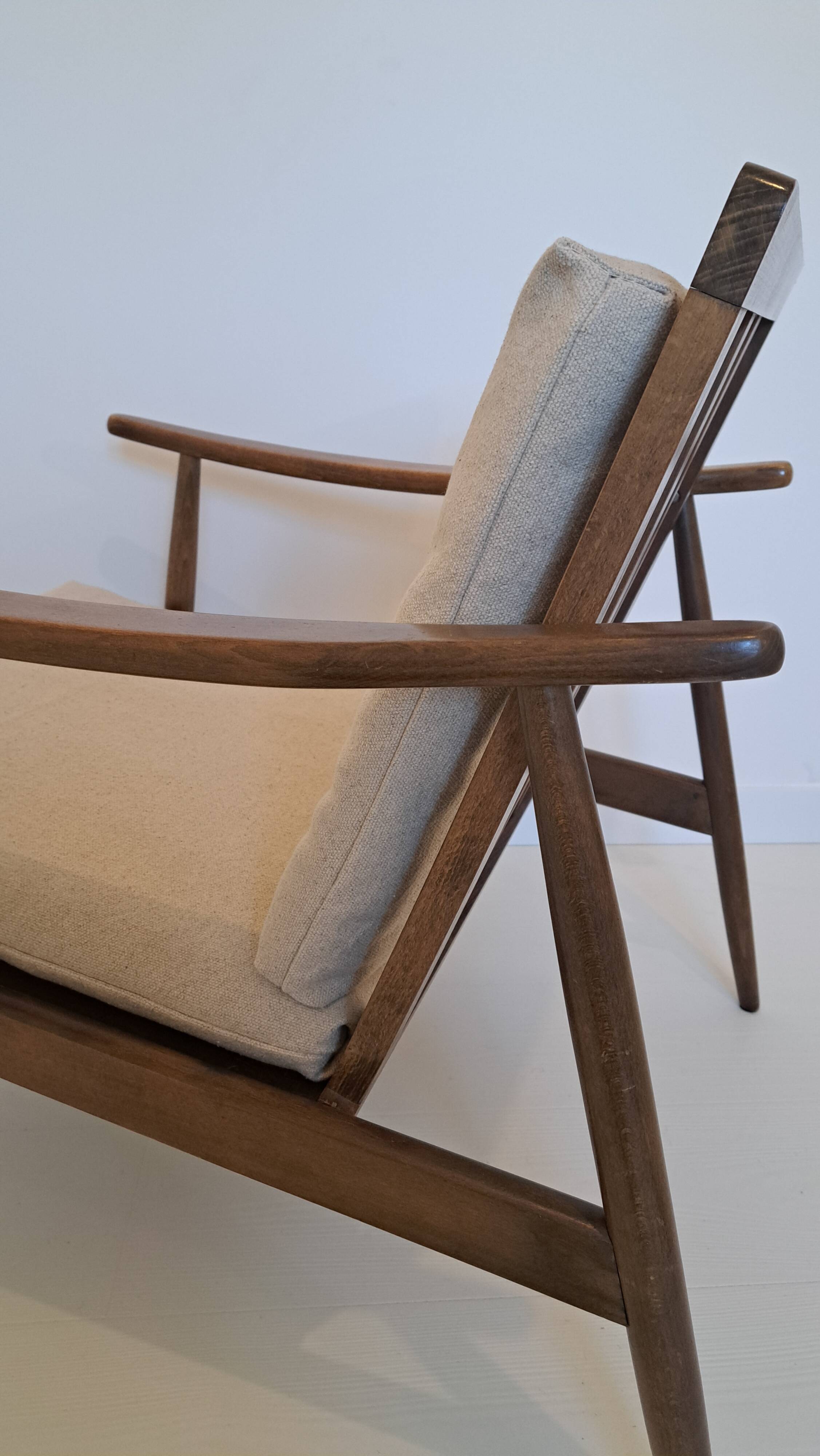 Scandinavian style armchair in solid wood – 1950s/60s