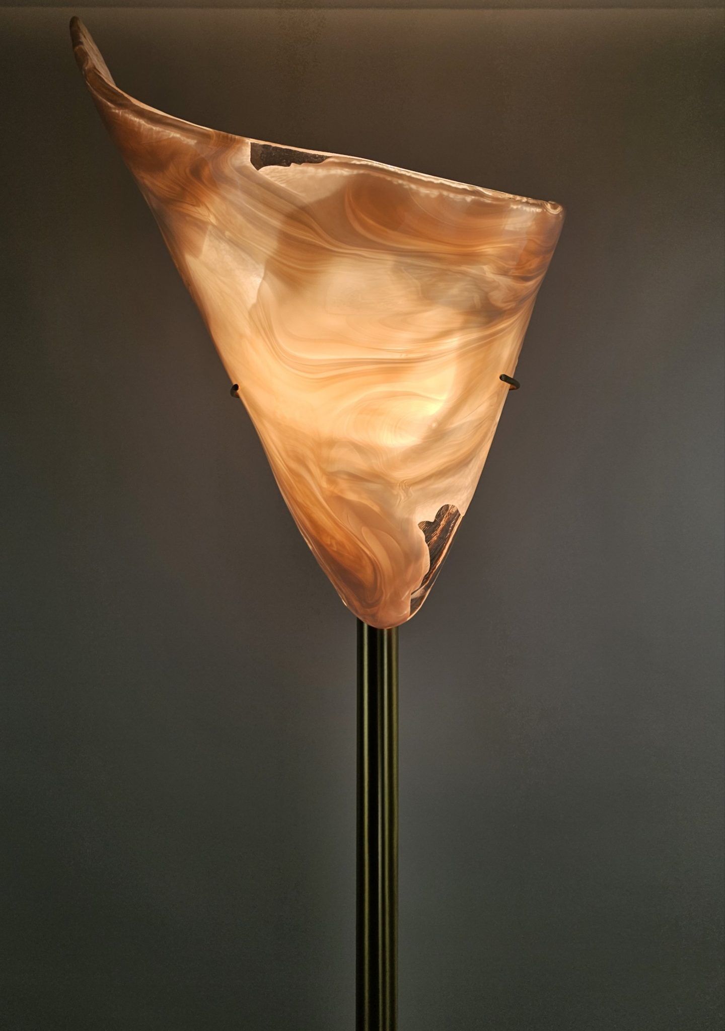 Lampadaire en laiton et verre de Murano rose par La Murrina