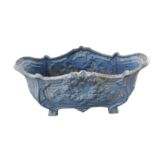 Cast iron planter