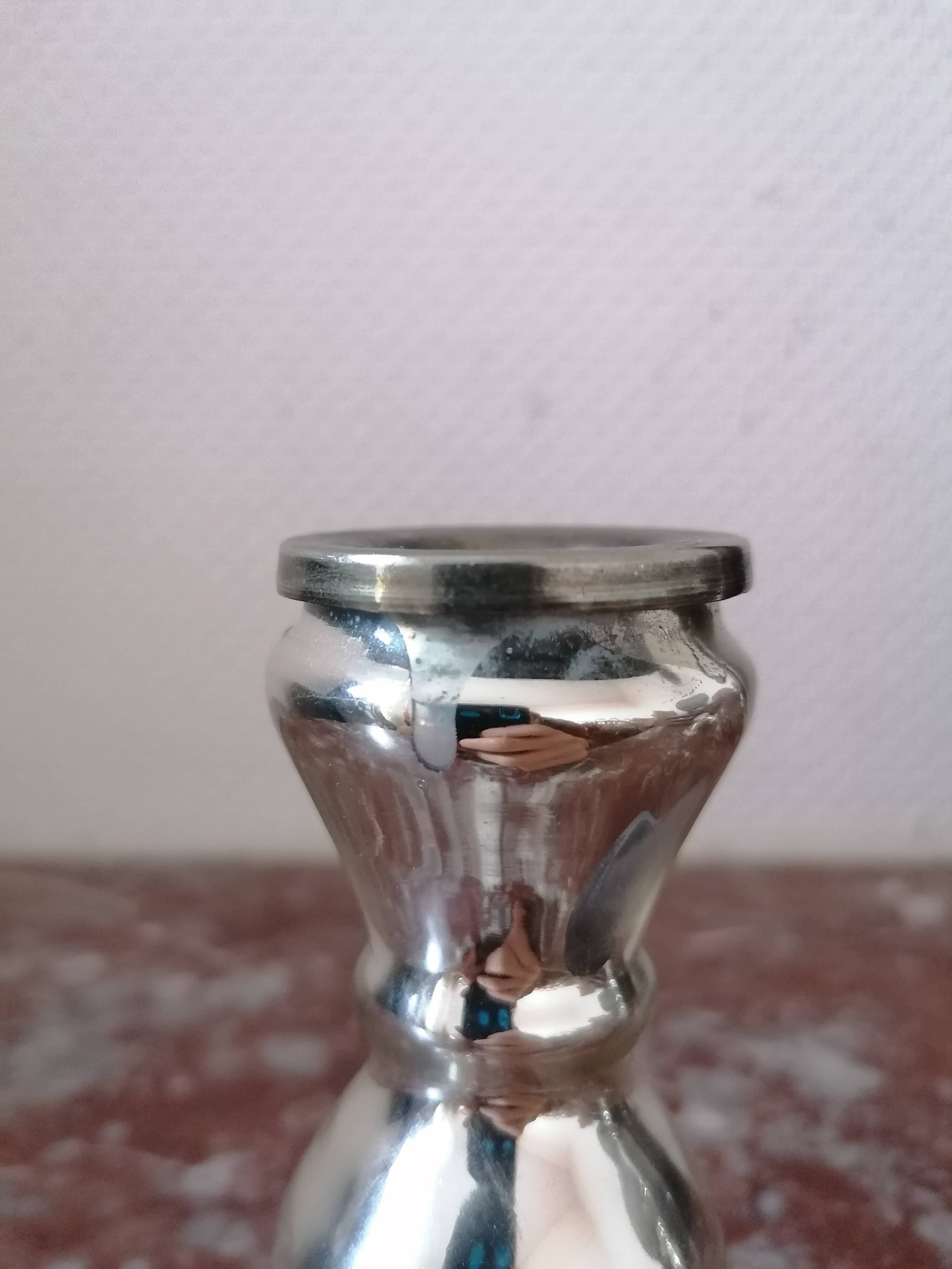 Paire de bougeoirs en verre églomisé
