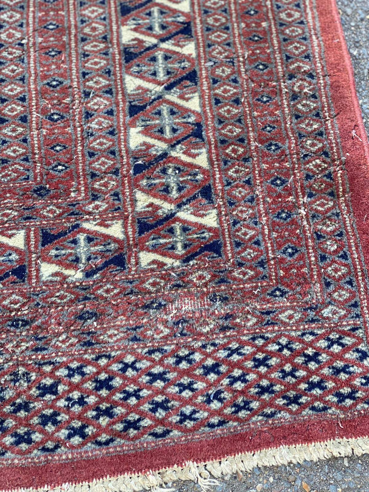 Persian wool rug in burgundy red diamonds 135x200cm