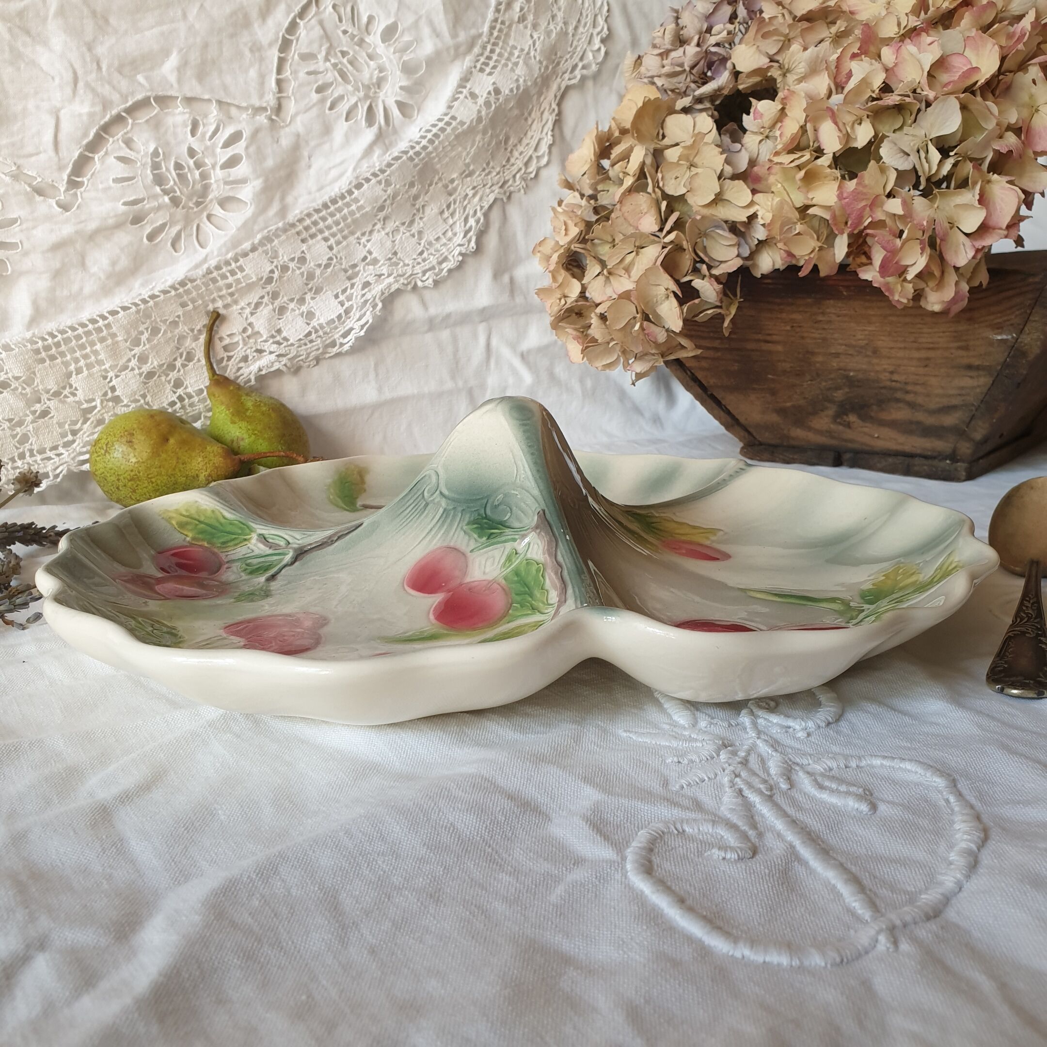 St Clement barbotine majolica, Art Nouveau