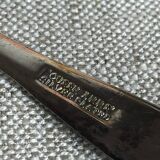 Beurrier coquille avec couteau, plaqué argent, Queen Ann