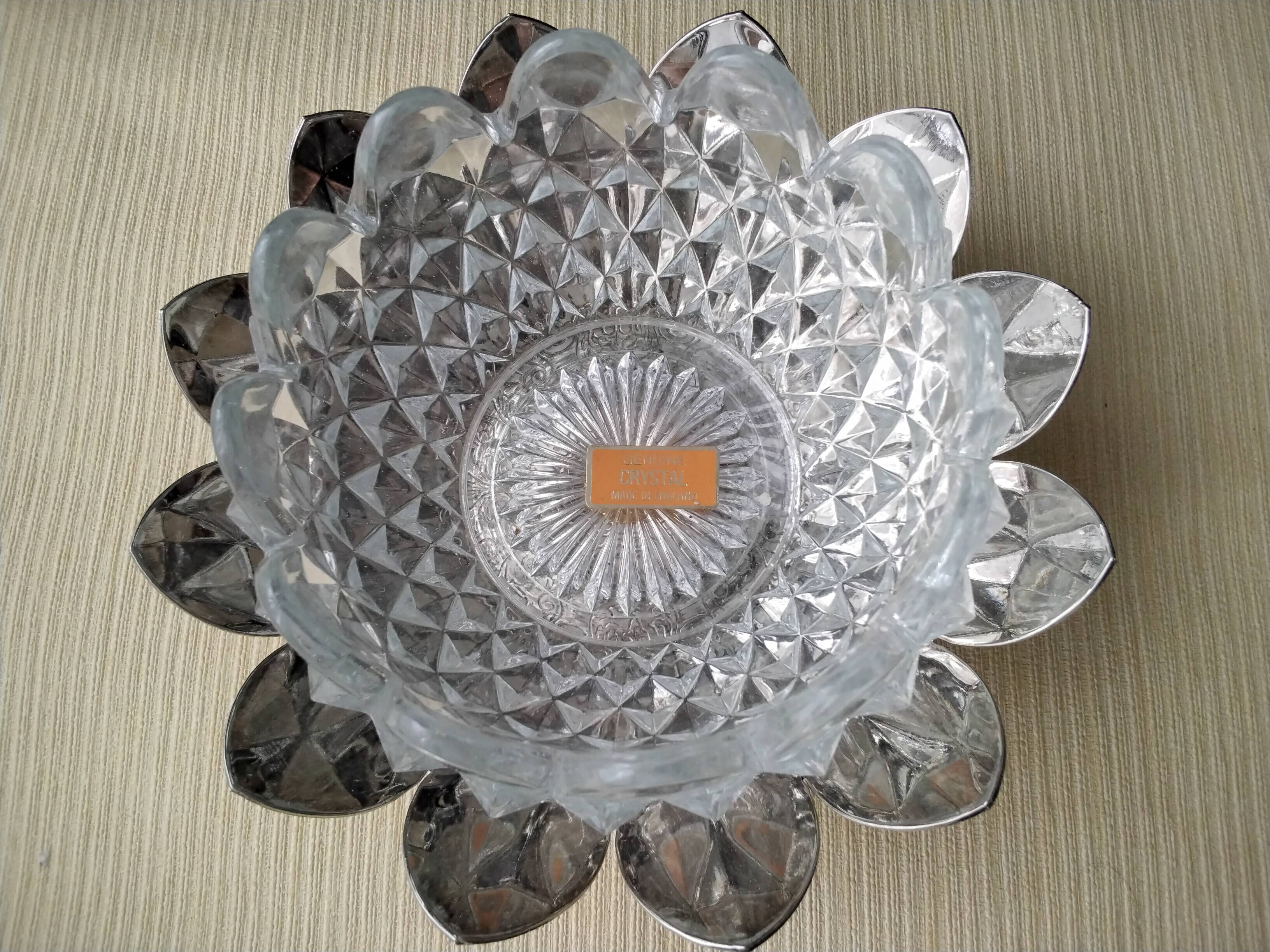 Pique fleur , bouquetière , centre de table Genuine Crystal