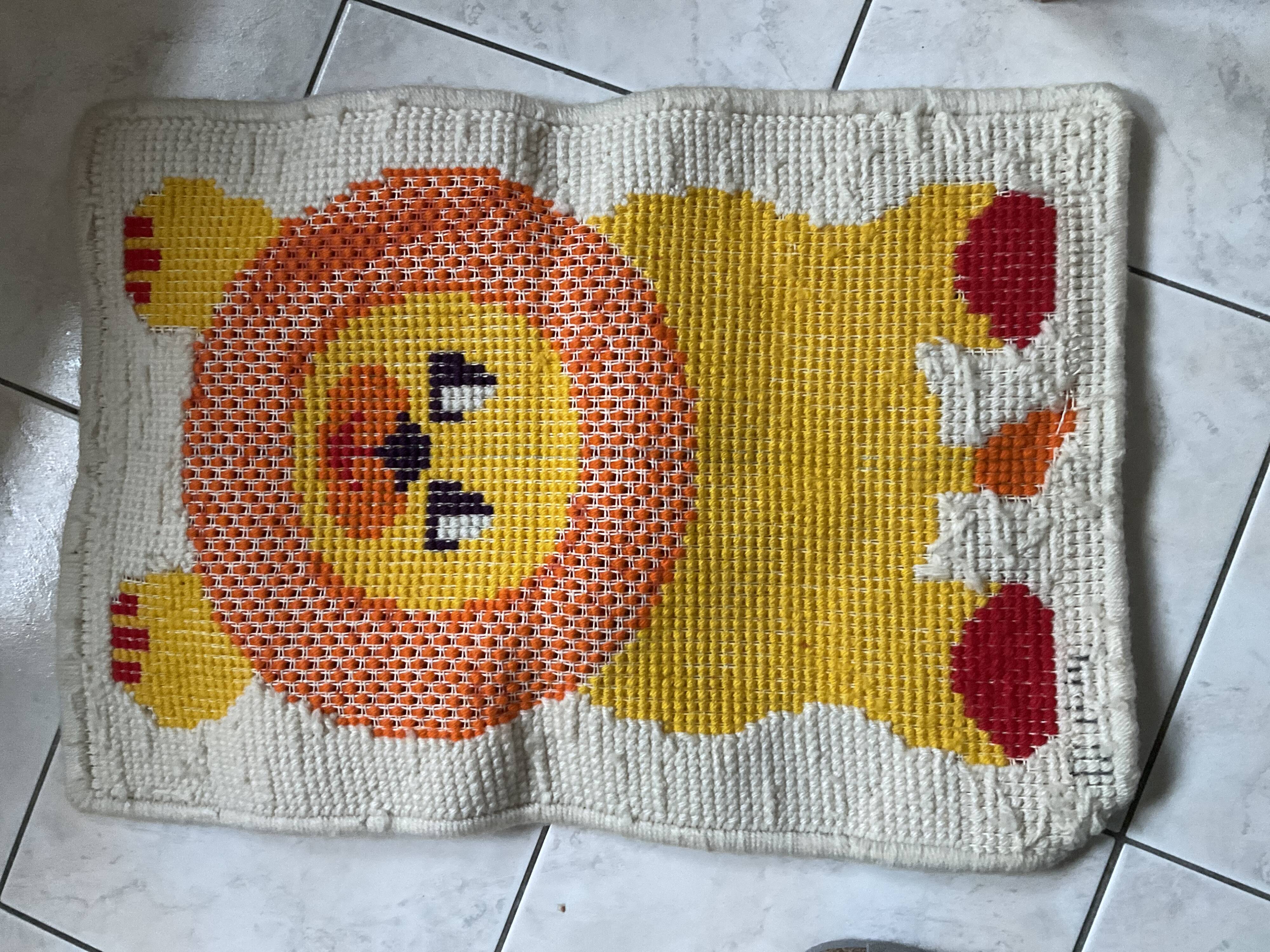 Wool rug for child / lion