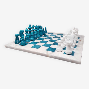 Magnifique jeu d’échecs turquoise et blanc des années 1970 en albâtre de Volterra fait à la main en Italie