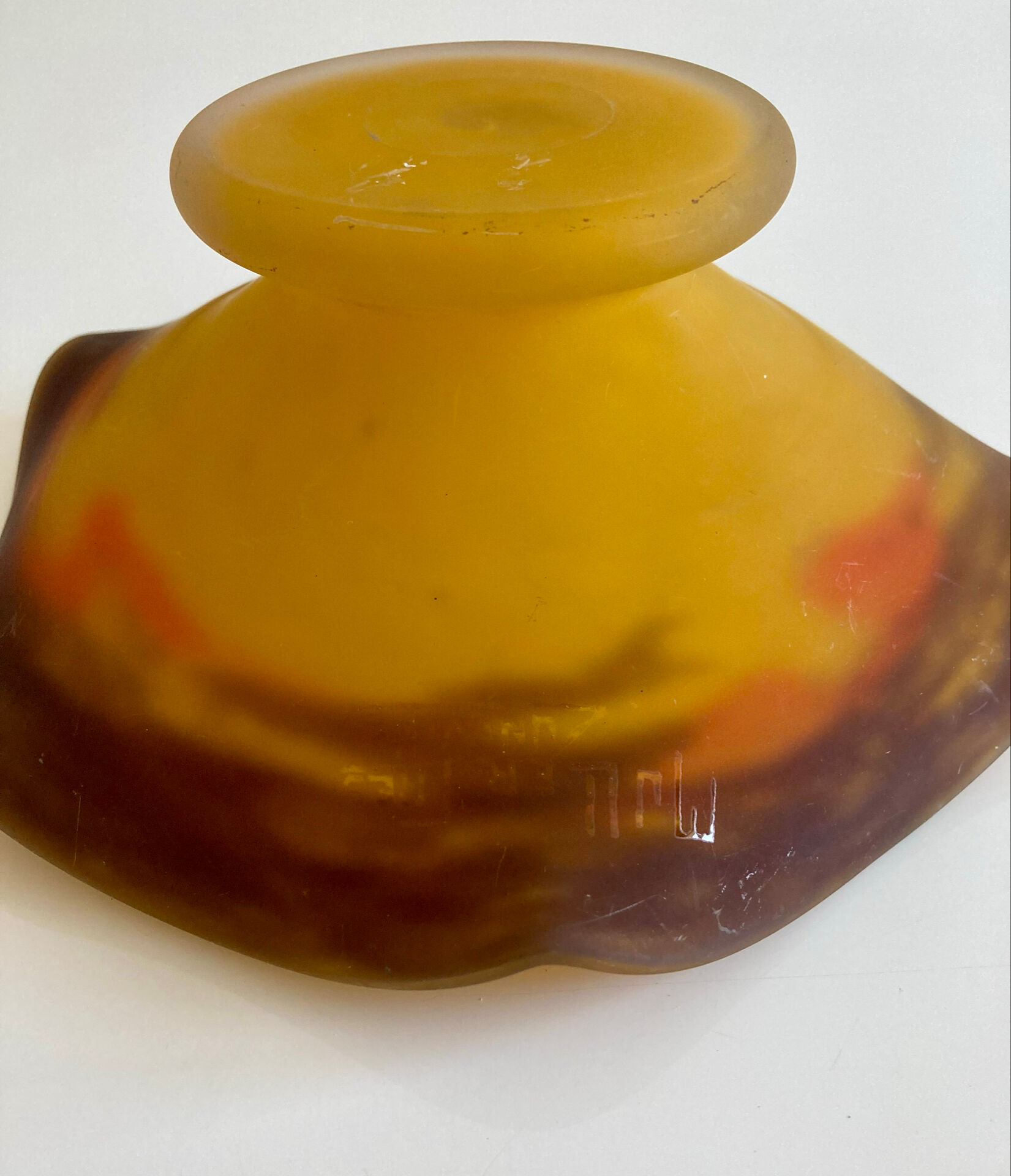 Glass footed coupe Nuagé signed by Muller Frères Lunéville.