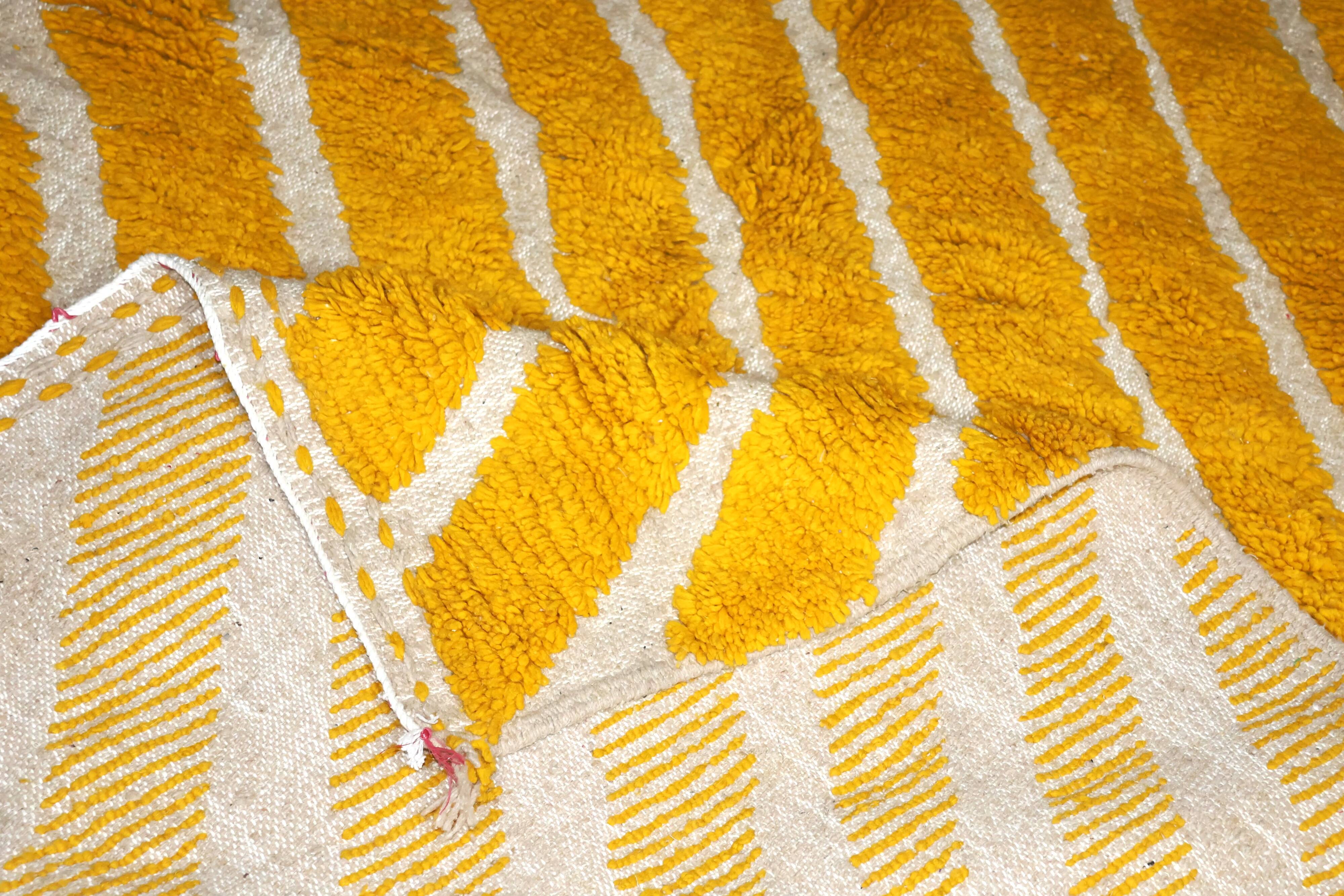 Moroccan Berber rug – Handmade – 1.43 x 2.43 m