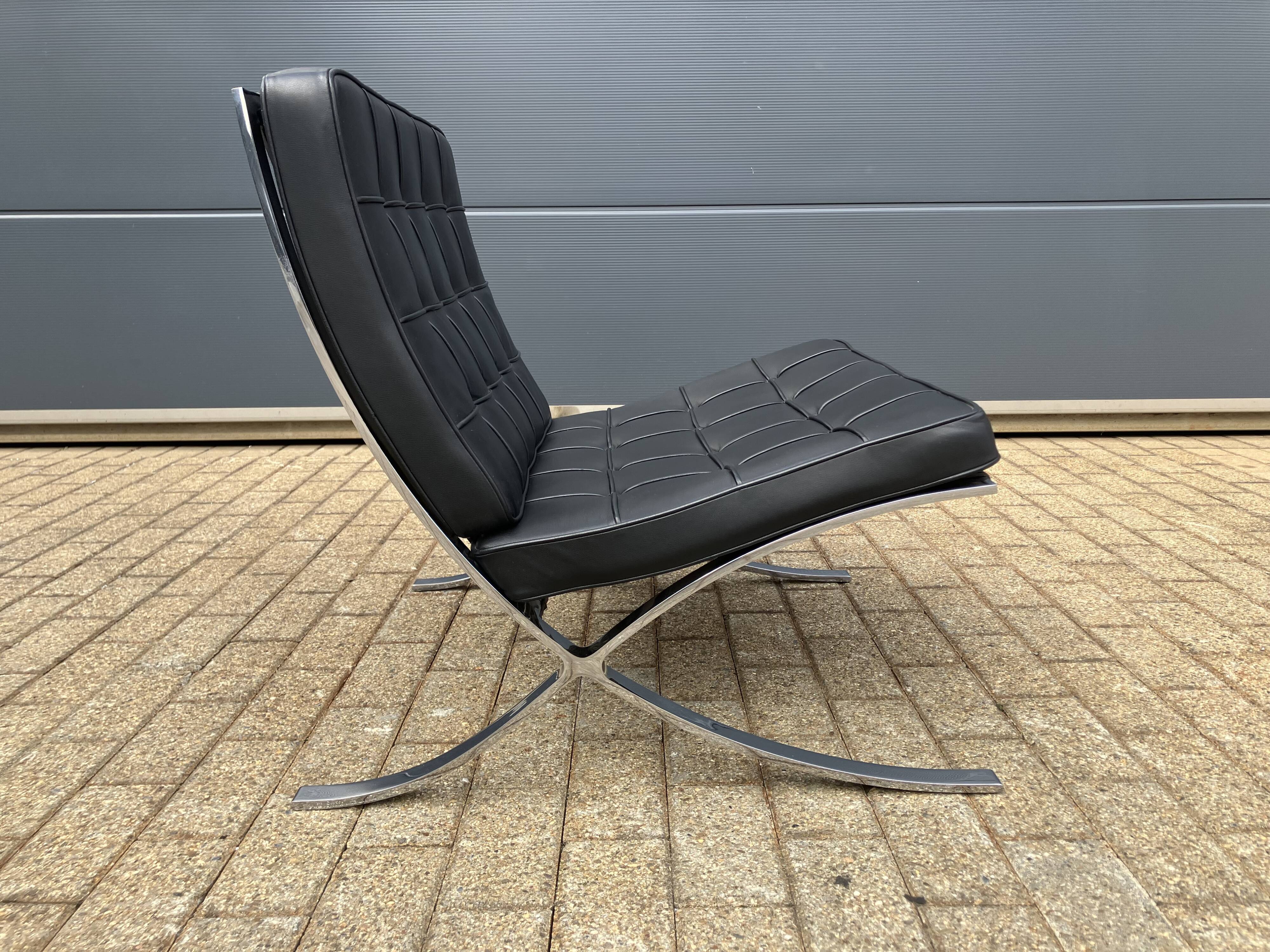 Originele Knoll Barcelona chair Mies Van Der Rohe , Zo goed als nieuw!!