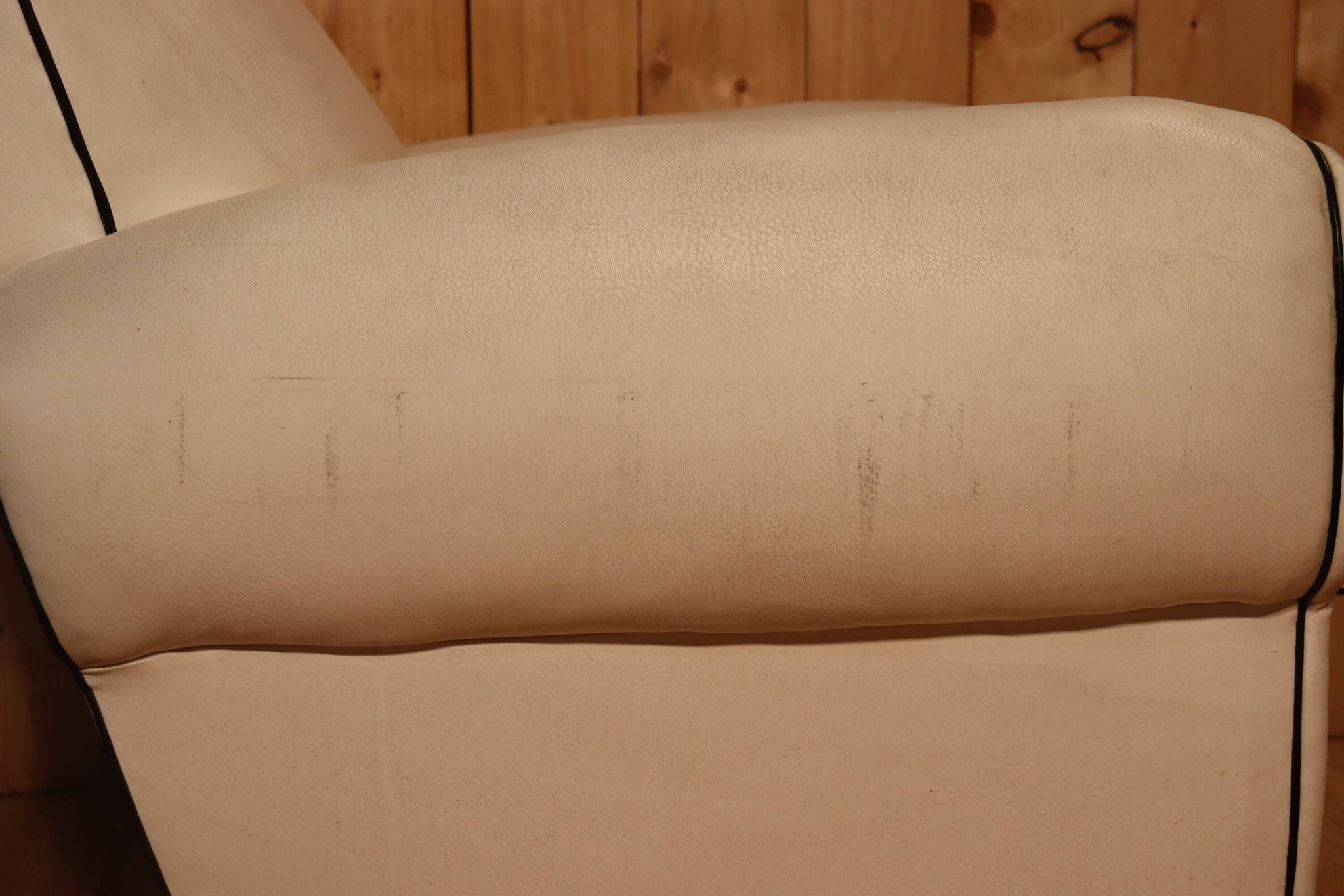 Fauteuil club en cuir blanc