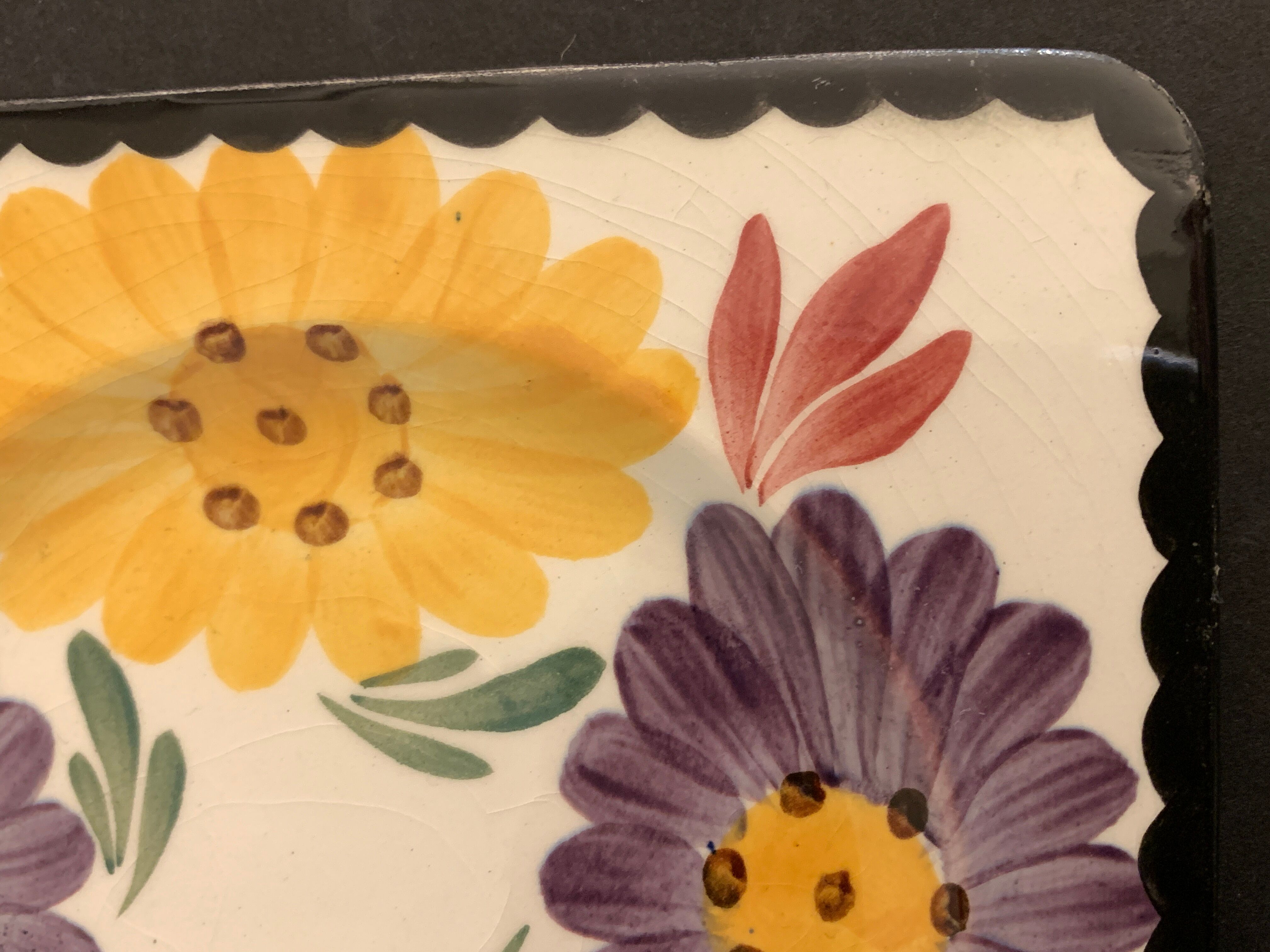 Dish and 12 dessert plates Gien, Benodet model, 1950