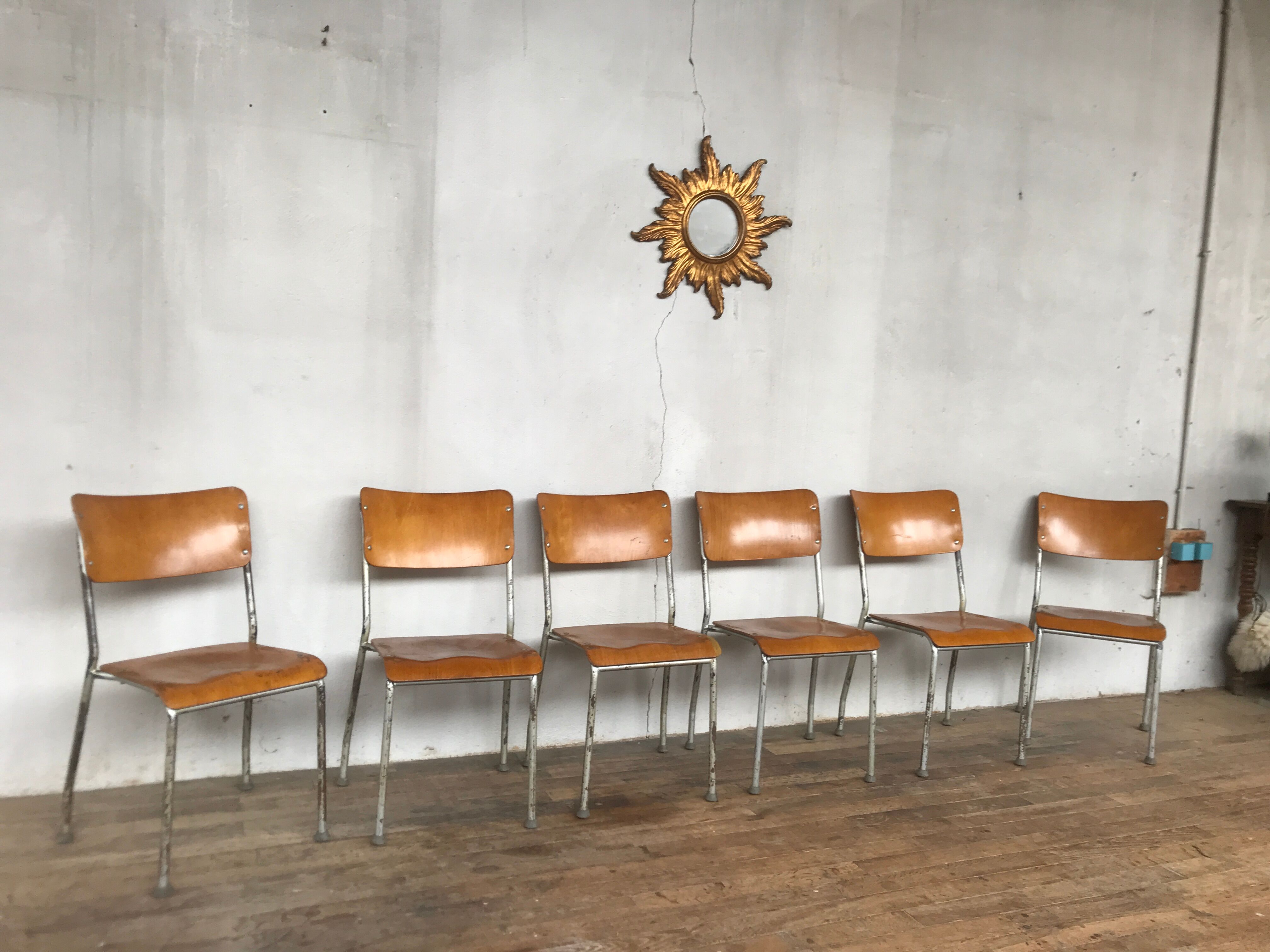 Series of 6 vintage industrial school chairs stackable 1950 thermophorized seating
