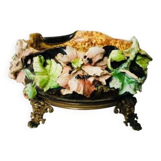 Cache pot, Napoleon III jardinière from the 19th century in barbotine and bronze.