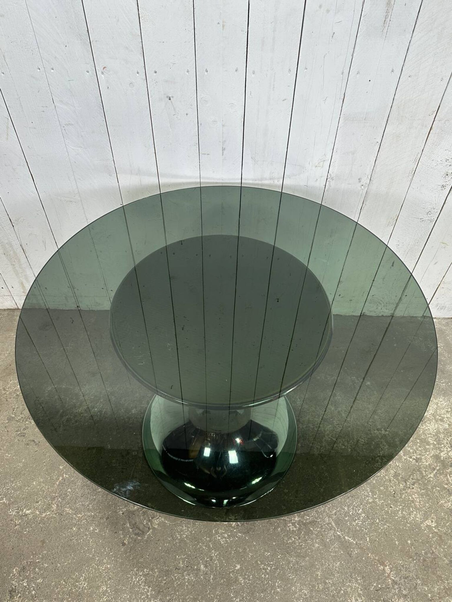 Table pied tulipe plateau verre fumé attribué à Gastone Rinaldi
