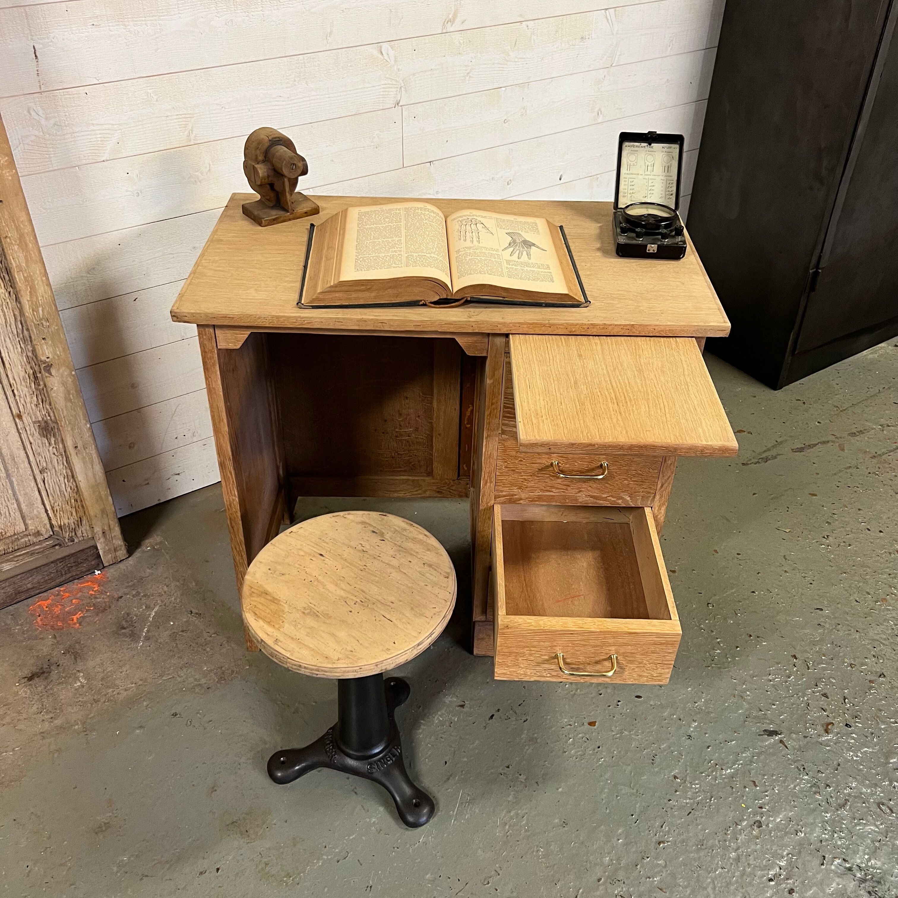 Children's desk in oak