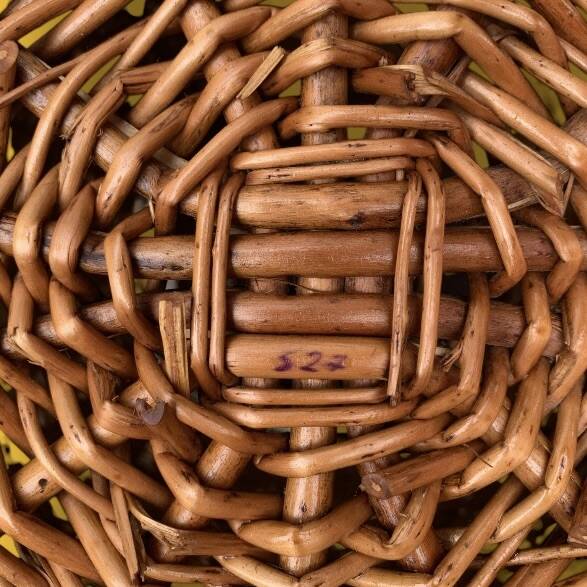 Large vintage wicker basket with lid – circa 1960