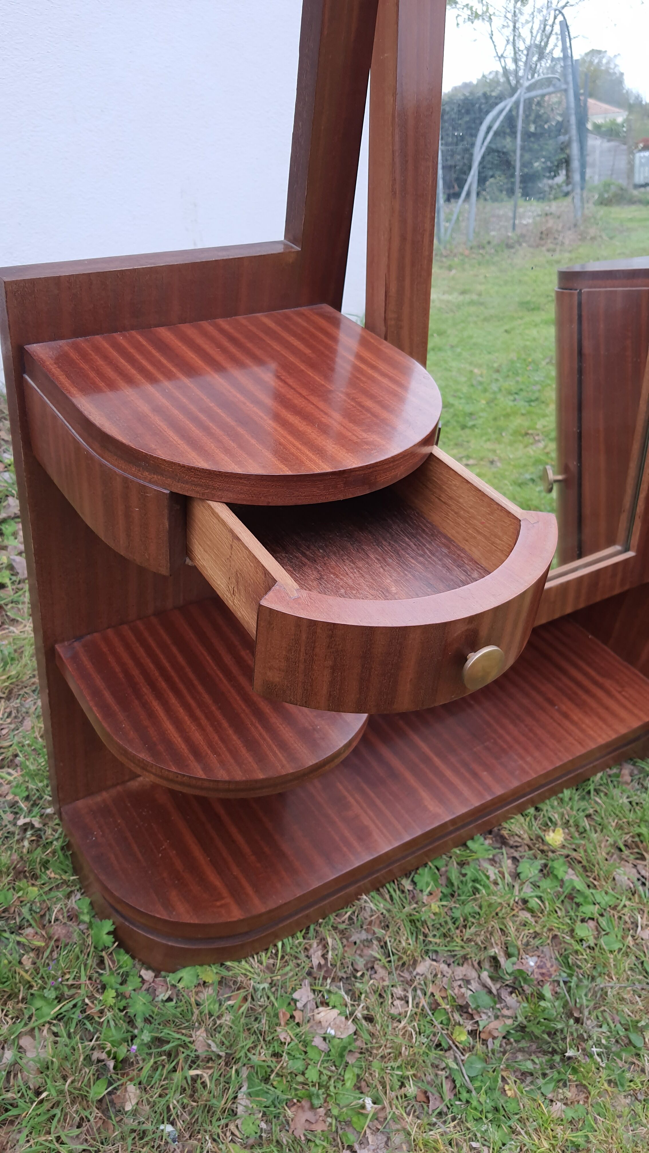 Psyche mirror, entrance cabinet