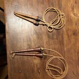 2 skipping ropes