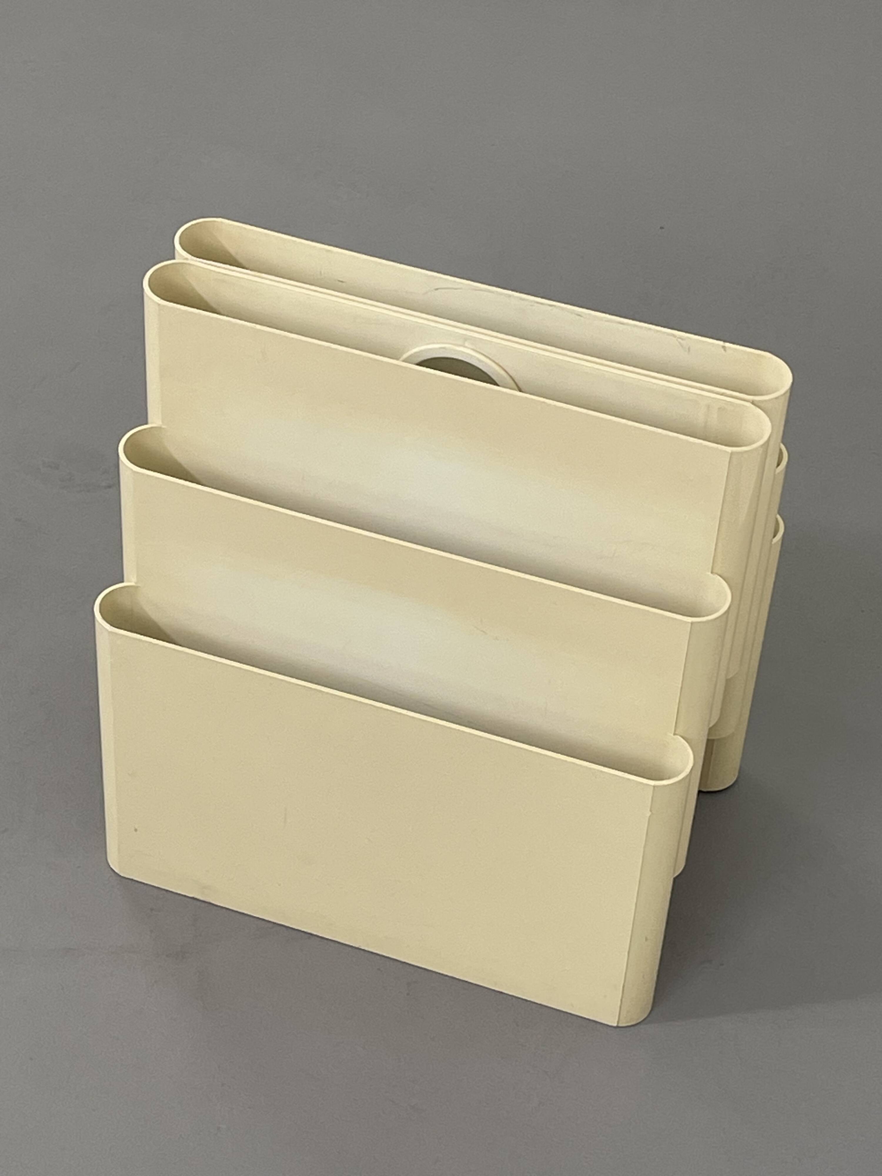 Vintage Giotto Stoppino magazine holder